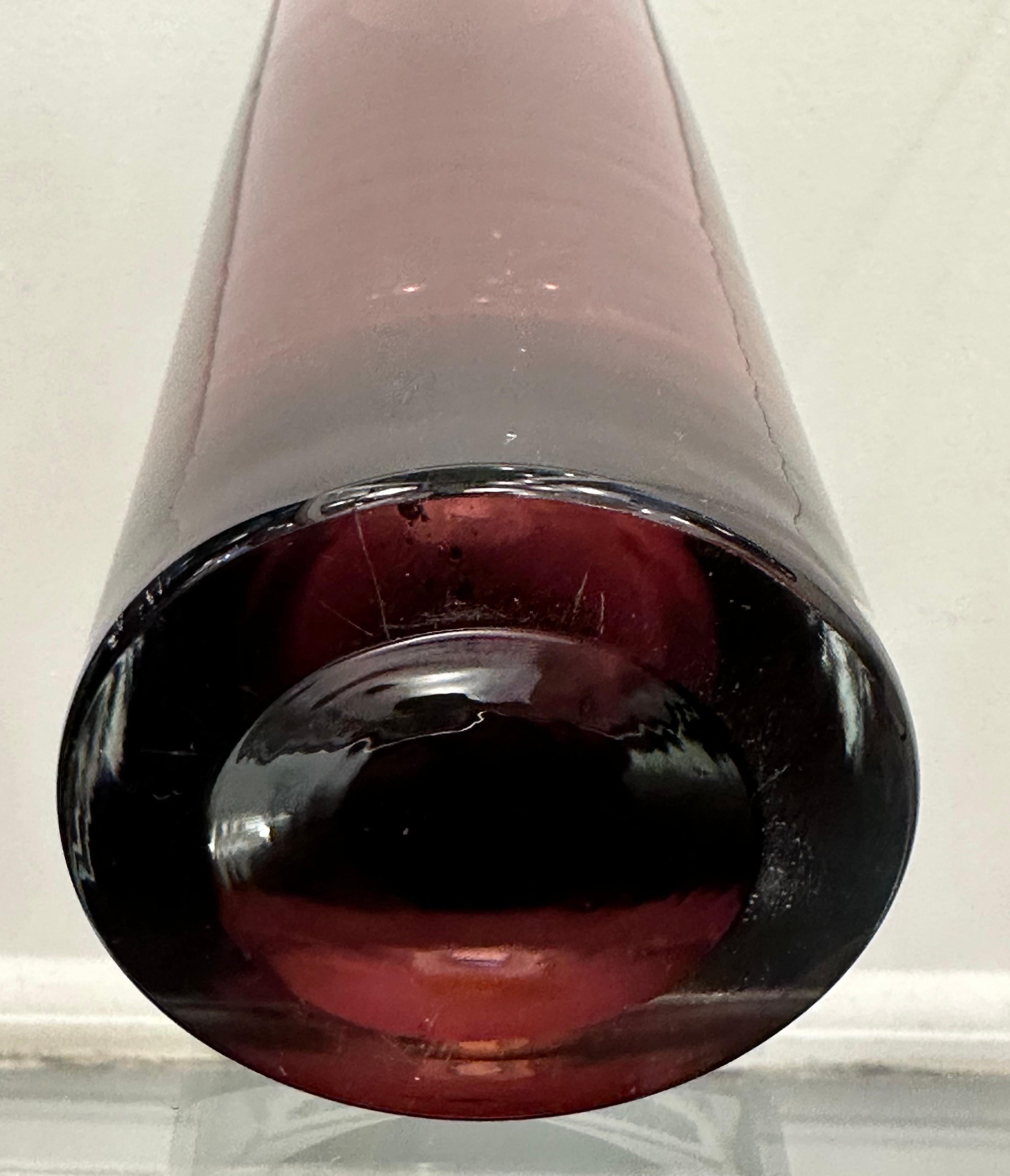 Vaso conico rotondo in vetro Sommerso viola e trasparente soffiato a mano del 1960 in vendita 8