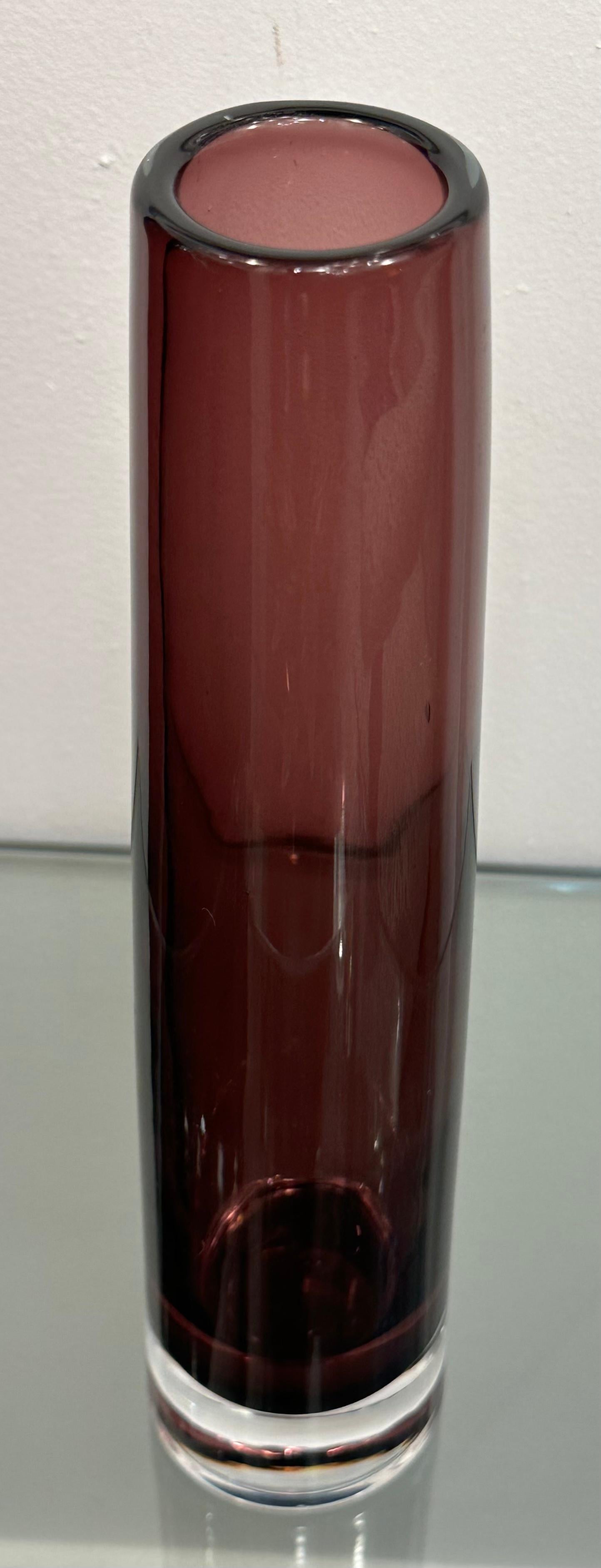 Vaso conico rotondo in vetro Sommerso viola e trasparente soffiato a mano del 1960 in vendita 1