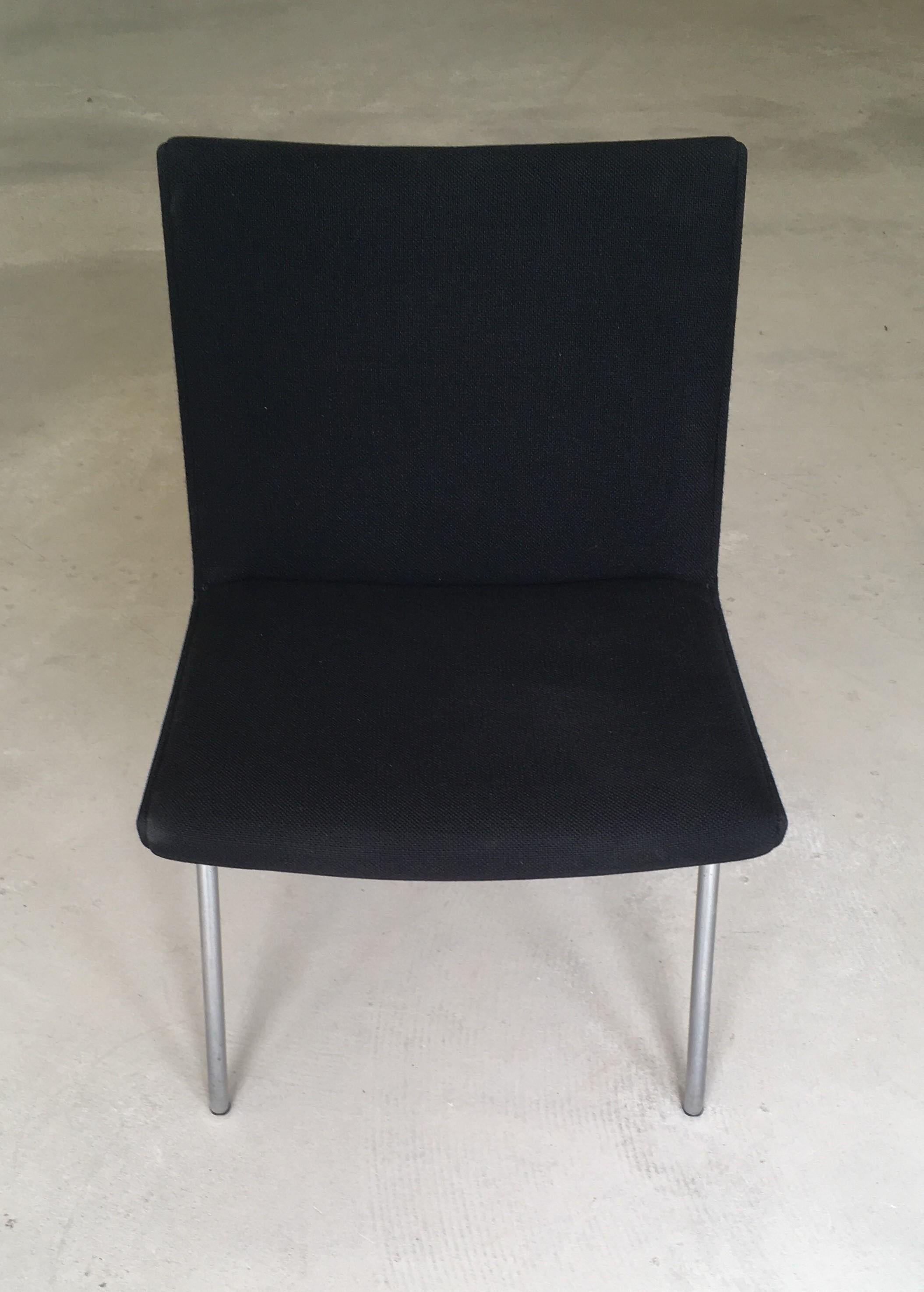 Hans Wegner AP38 'Airport' Stuhl von A.P. Gestohlen.

Außergewöhnlicher moderner Stuhl seiner Zeit. 1958 entworfen, auf Stahlrohrrahmen. Die Sitze wurden mit schwarzem Kvadrat Hallingdal 65 neu gepolstert. 

Obwohl dieser Stuhl nicht speziell für