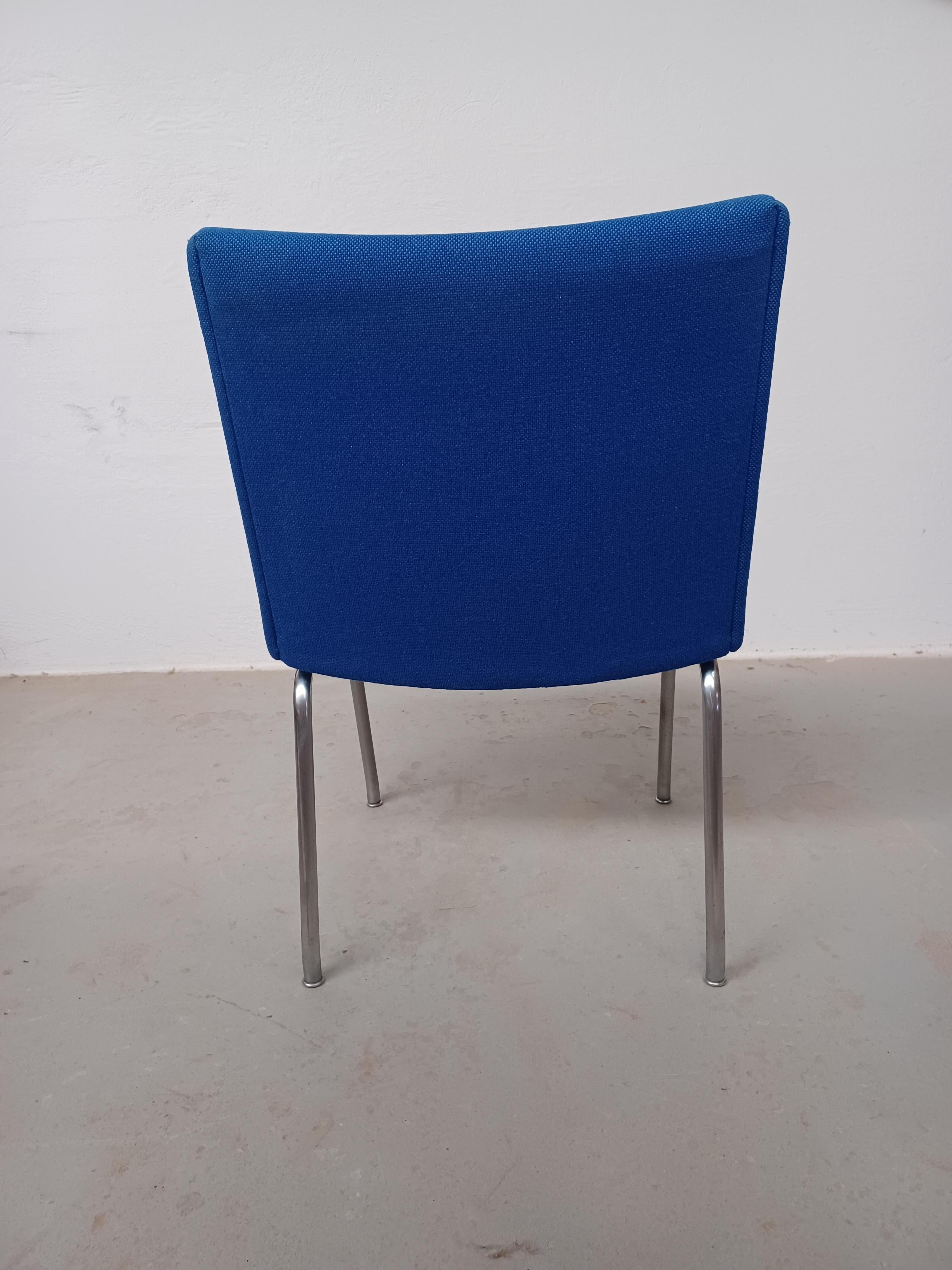 Acier 1960s Danish Hans J. Wegner Airport Chair Reupholstered in Choice of Color en vente