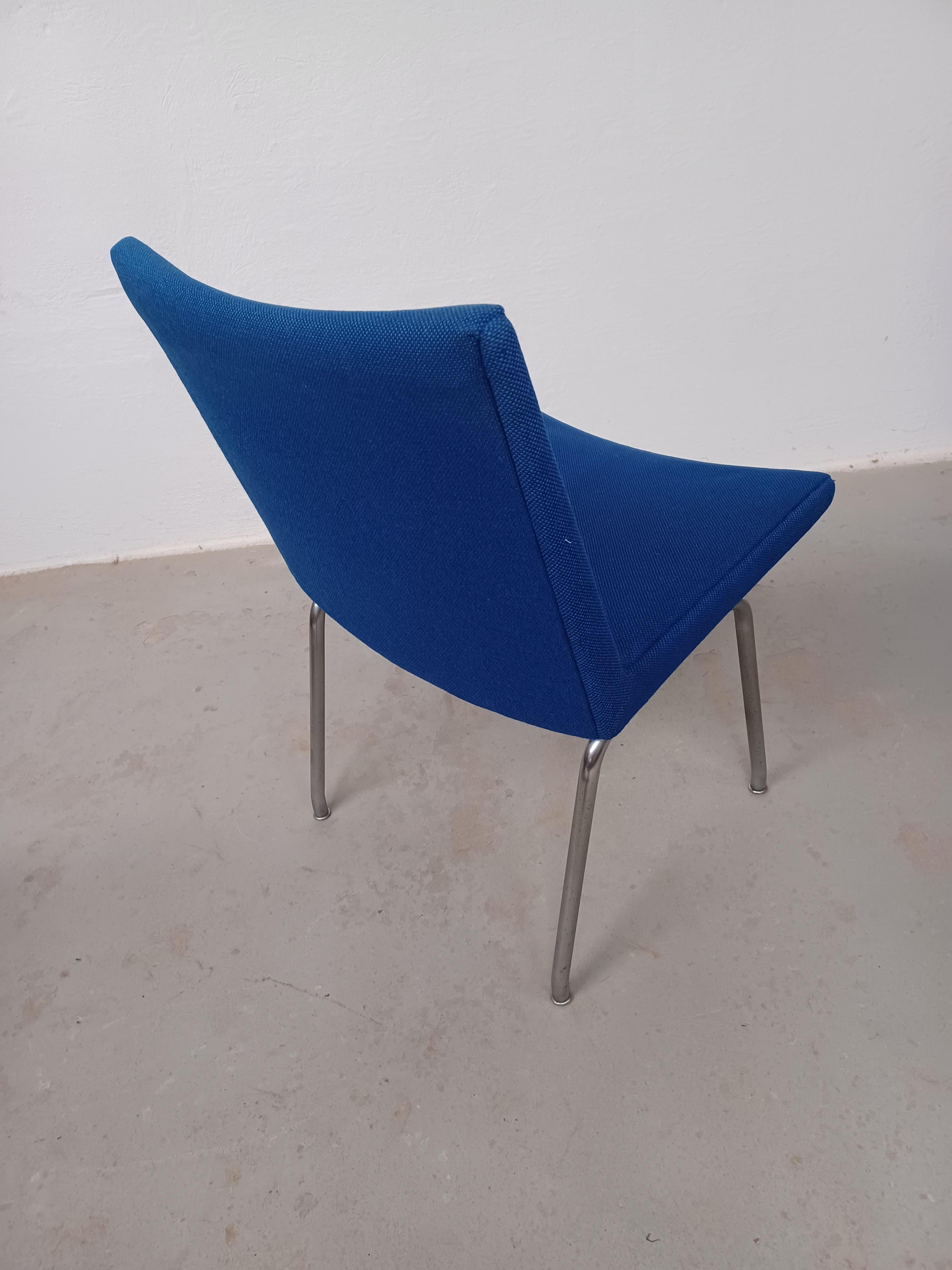 1960s Danish Hans J. Wegner Airport Chair Reupholstered in Choice of Color en vente 1