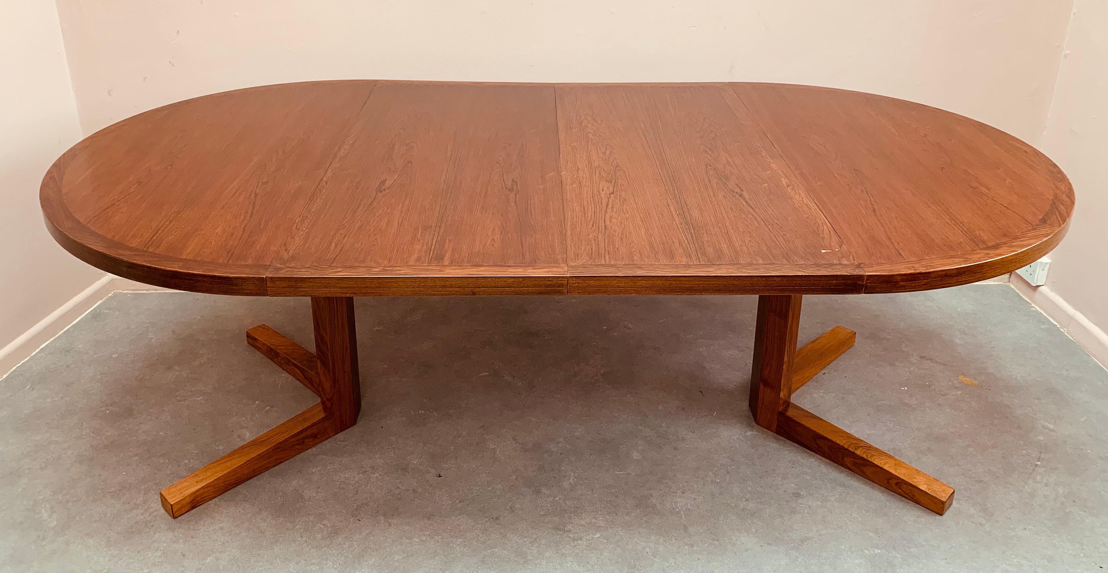 1960s Danish Heltborg Mobler Rosewood Pedestal Dining Table by John Mortensen 10