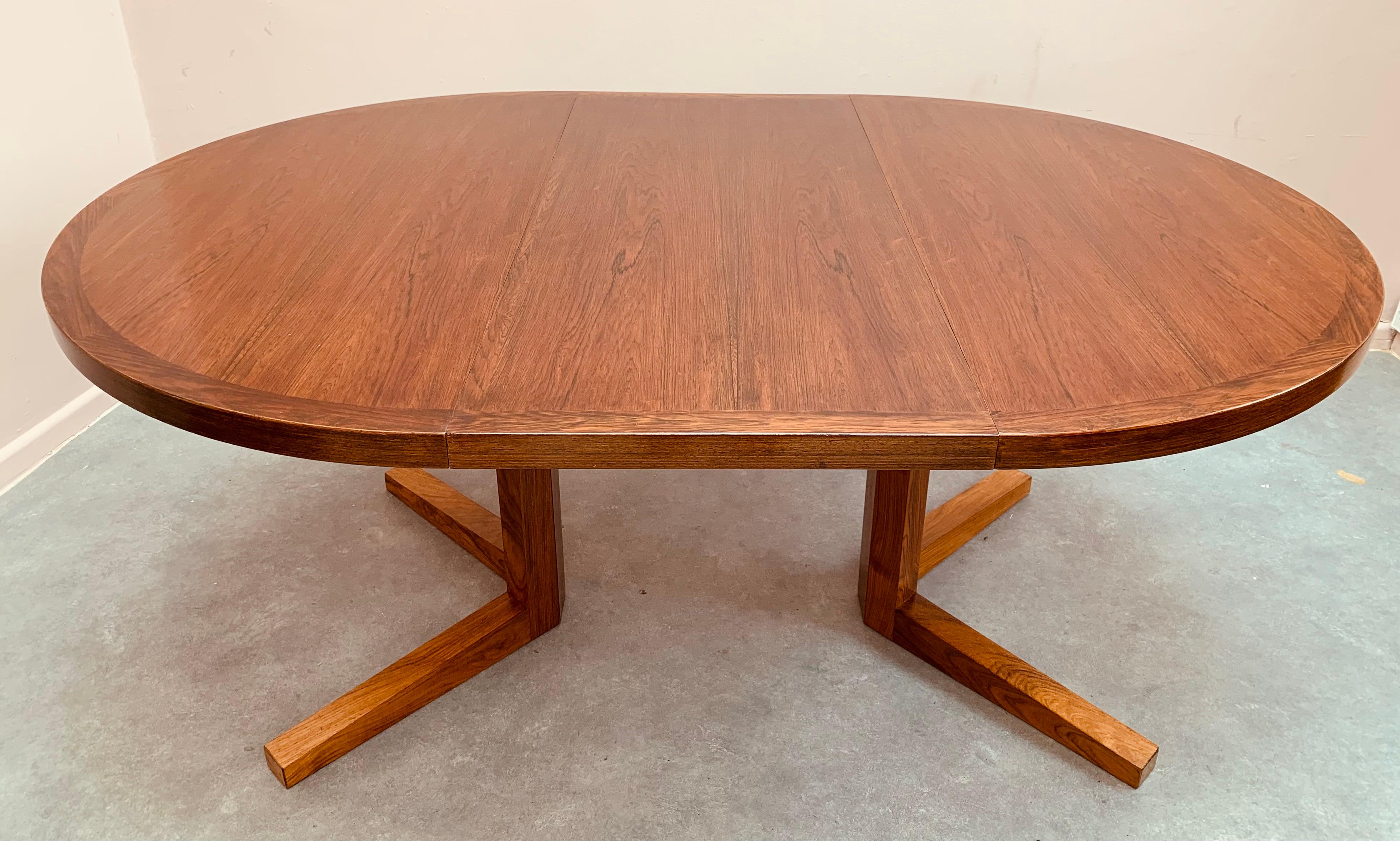 1960s Danish Heltborg Mobler Rosewood Pedestal Dining Table by John Mortensen 2
