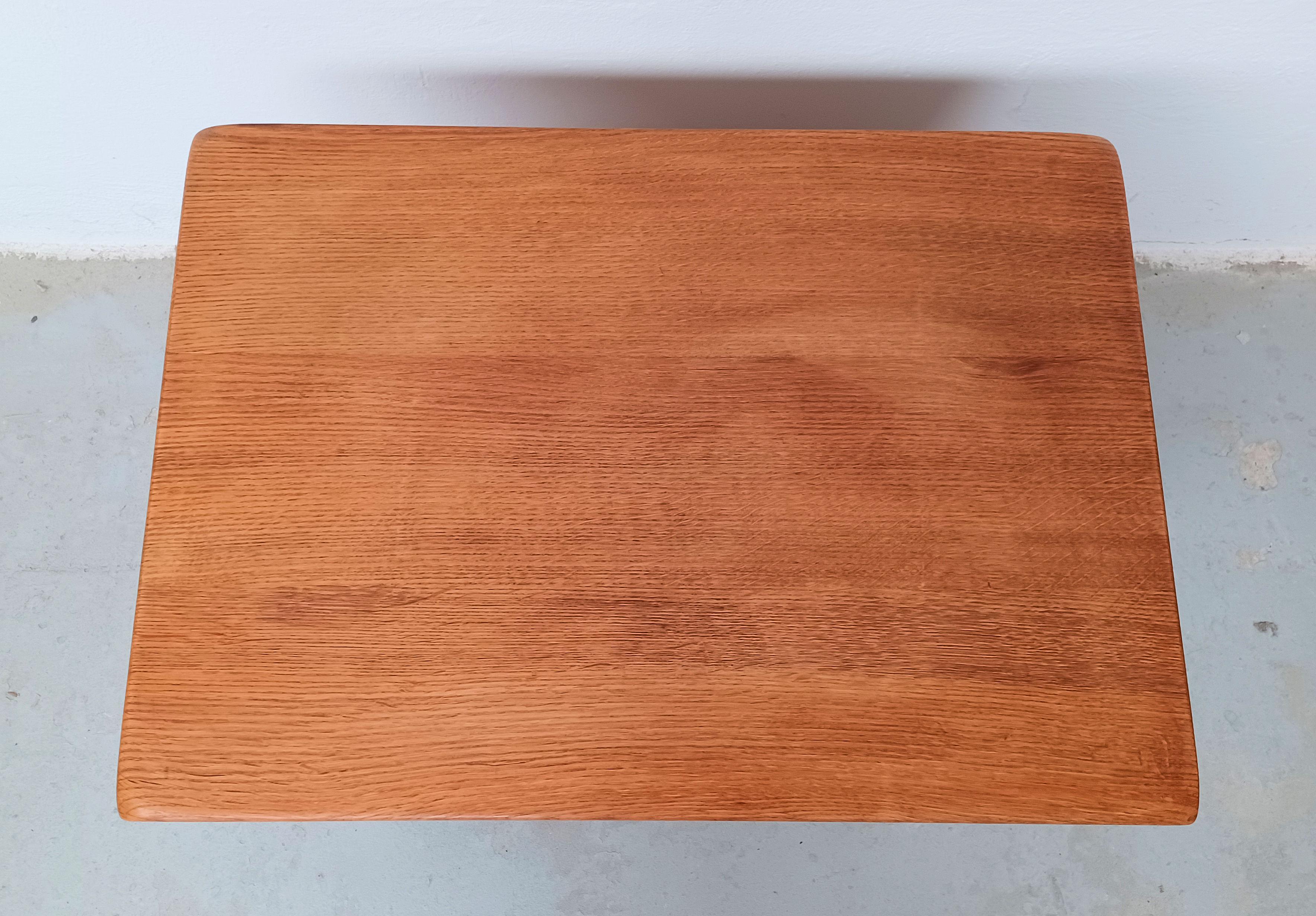 Mesa auxiliar y de costura danesa Henning Kjærnulf de roble de 1960 en venta 7