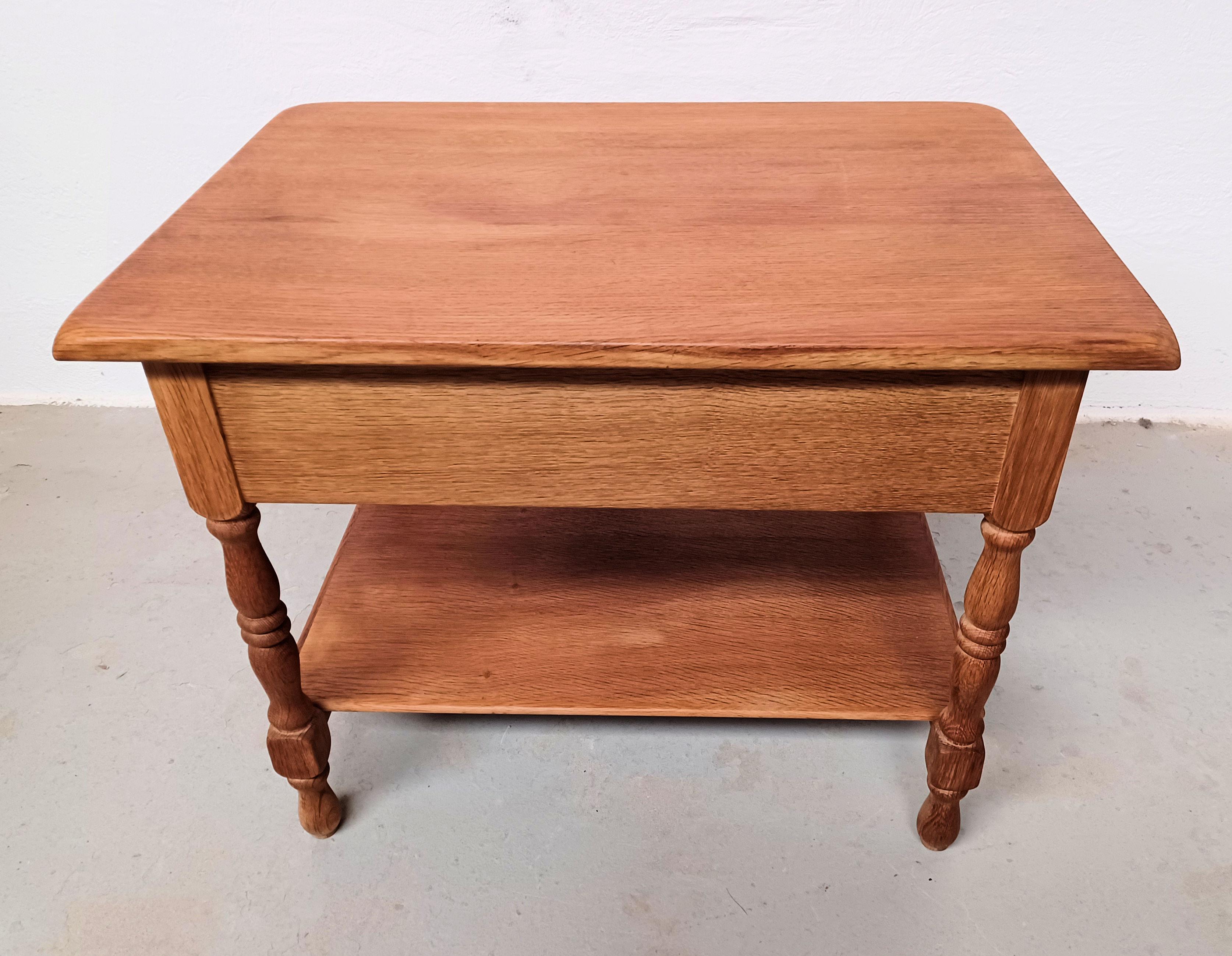 Mesa auxiliar y de costura danesa Henning Kjærnulf de roble de 1960 en venta 3