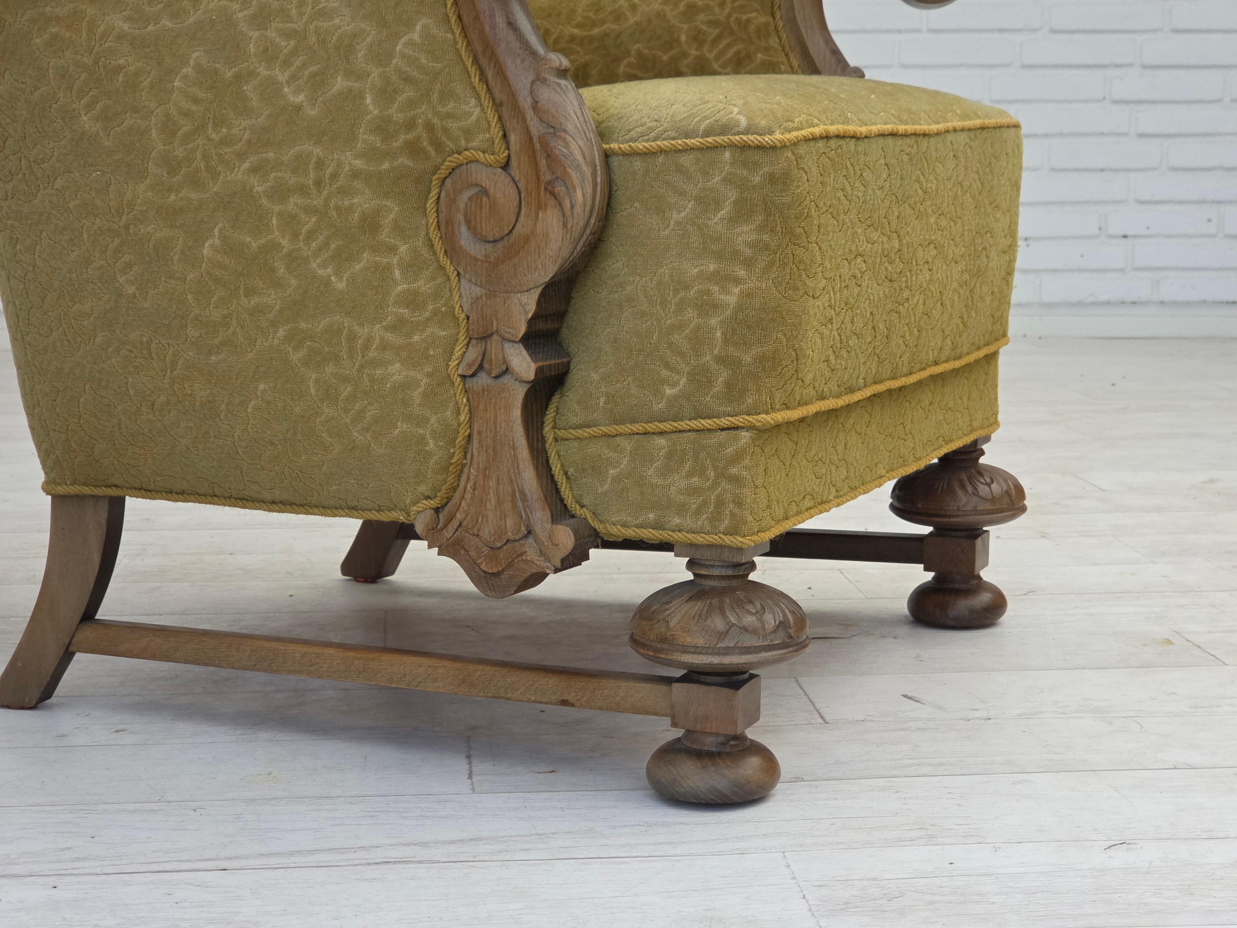 Scandinavo moderno Poltrona a schienale alto Wood Wood degli anni '60, tessuto in cotone/lana, legno massiccio di Oak. in vendita