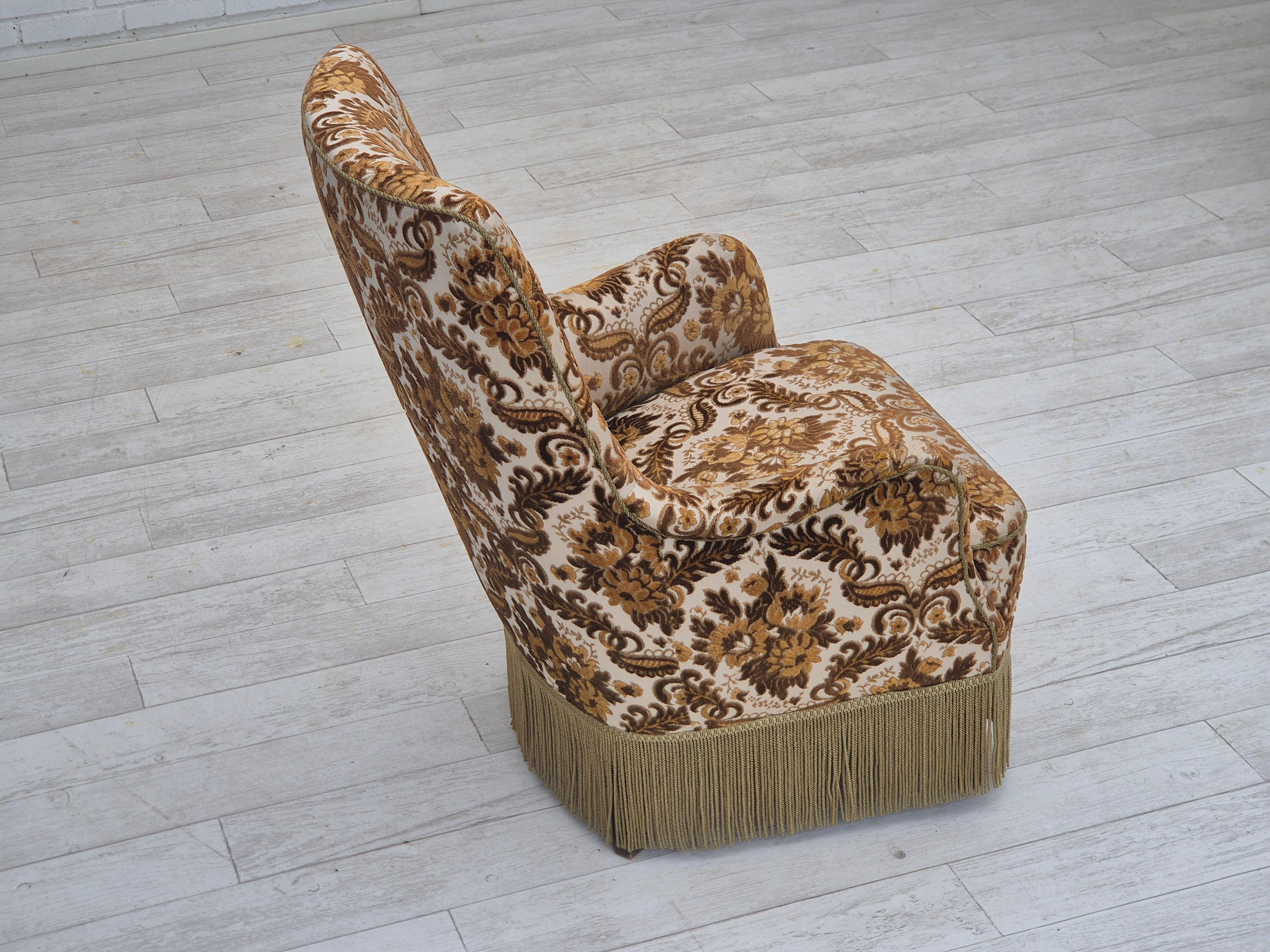 1960er Jahre, dänischer Hochlehner-Sessel, Möbel-Veloursstoff, Eschenholz. im Zustand „Gut“ im Angebot in Tarm, 82
