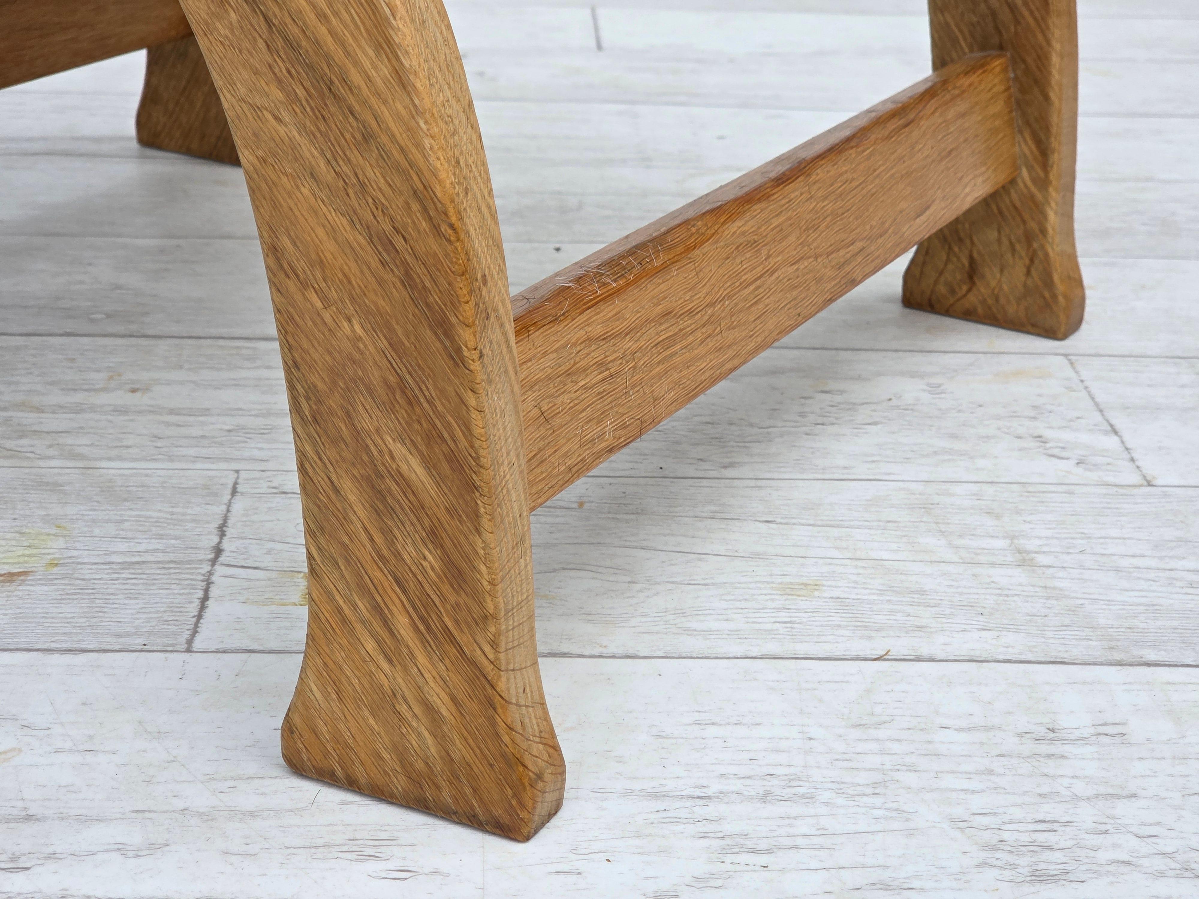 1960s, fauteuil à dossier haut Wood, peau de vache véritable, bois de chêne, reupholstered. en vente 3