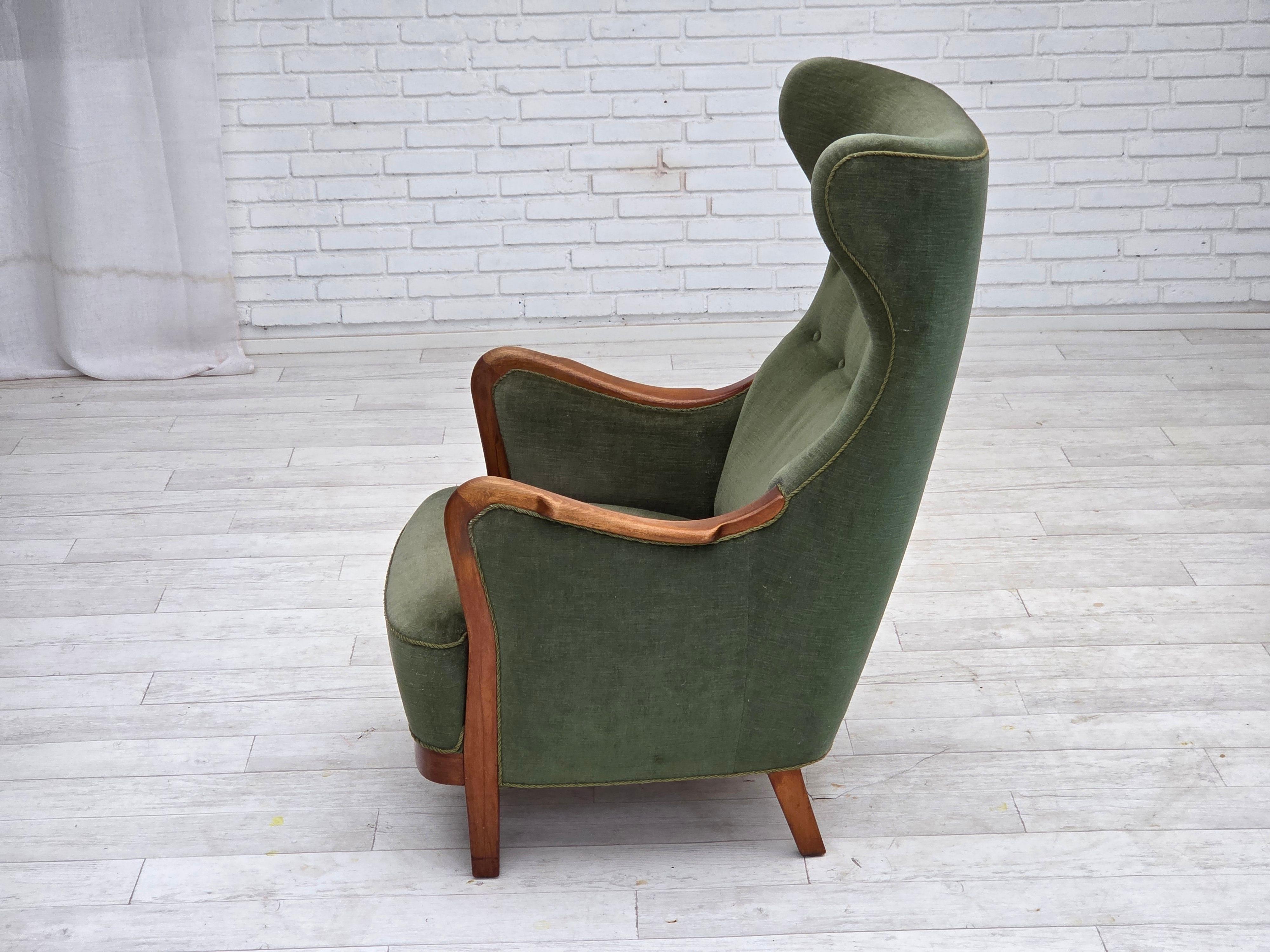 Fauteuil à dossier haut Wood Wood, velours d'ameublement vert, bois de teck, années 1960. en vente 7