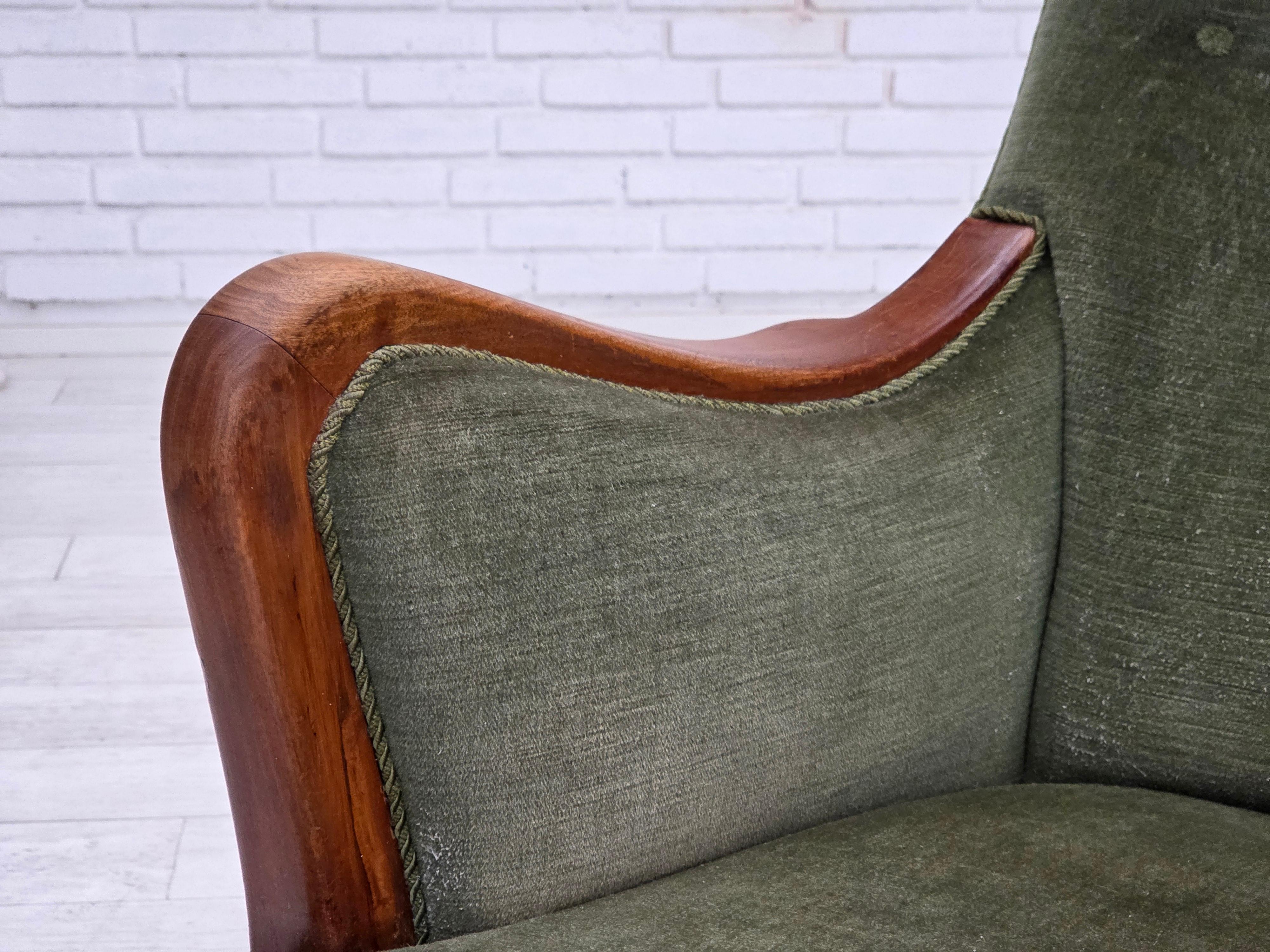 Fauteuil à dossier haut Wood Wood, velours d'ameublement vert, bois de teck, années 1960. en vente 10