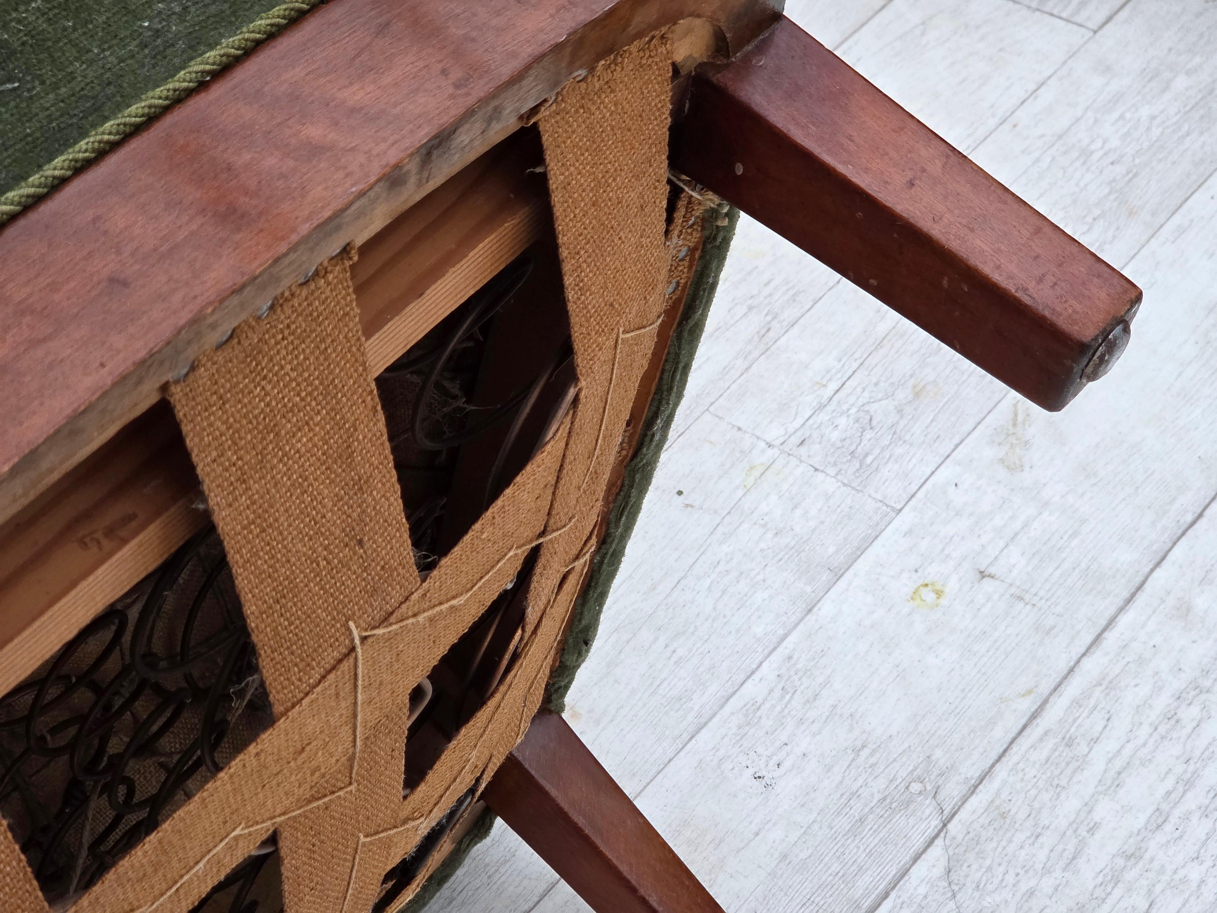 Fauteuil à dossier haut Wood Wood, velours d'ameublement vert, bois de teck, années 1960. en vente 11