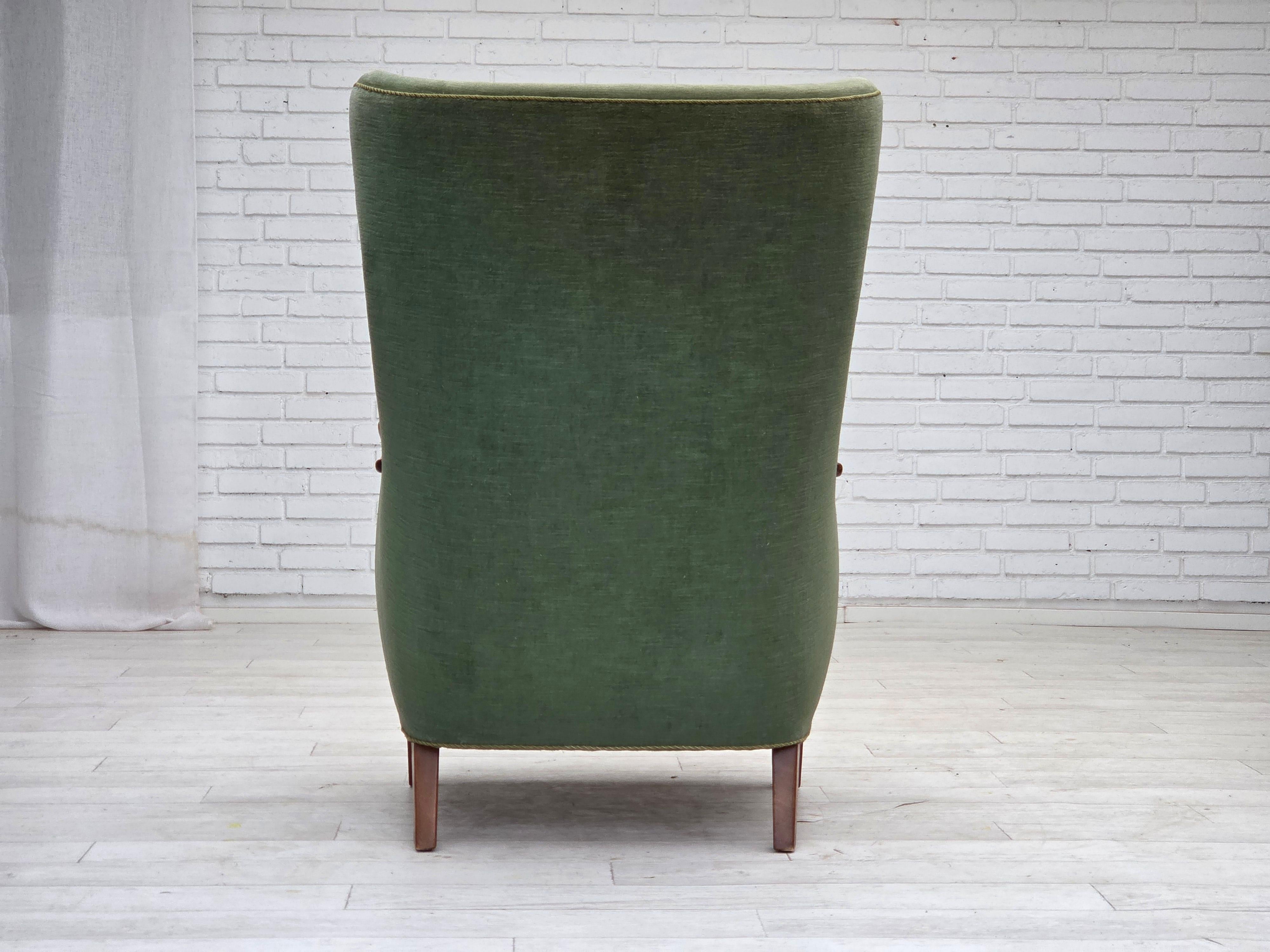 Fauteuil à dossier haut Wood Wood, velours d'ameublement vert, bois de teck, années 1960. Bon état - En vente à Tarm, 82