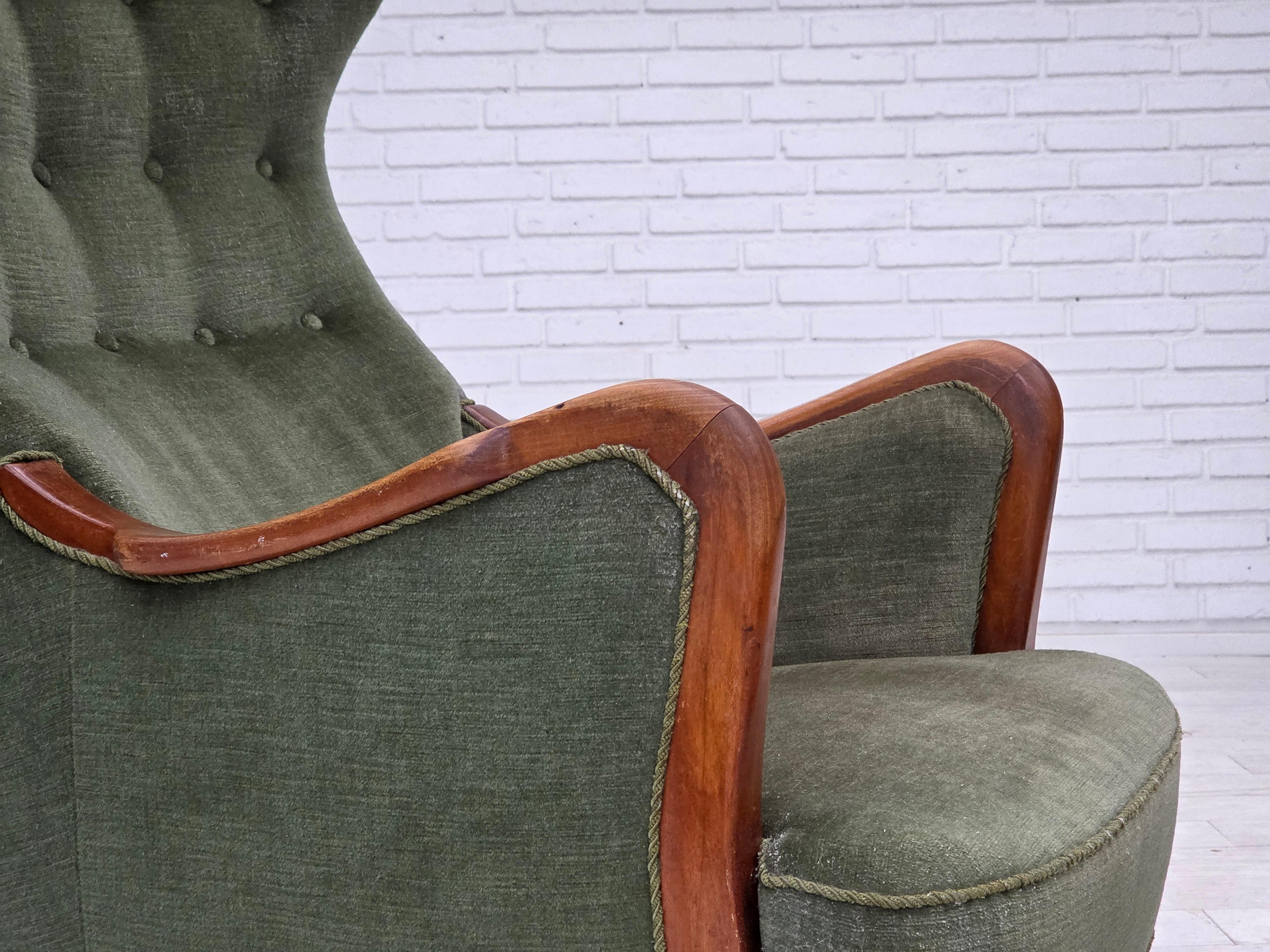 Fauteuil à dossier haut Wood Wood, velours d'ameublement vert, bois de teck, années 1960. en vente 2