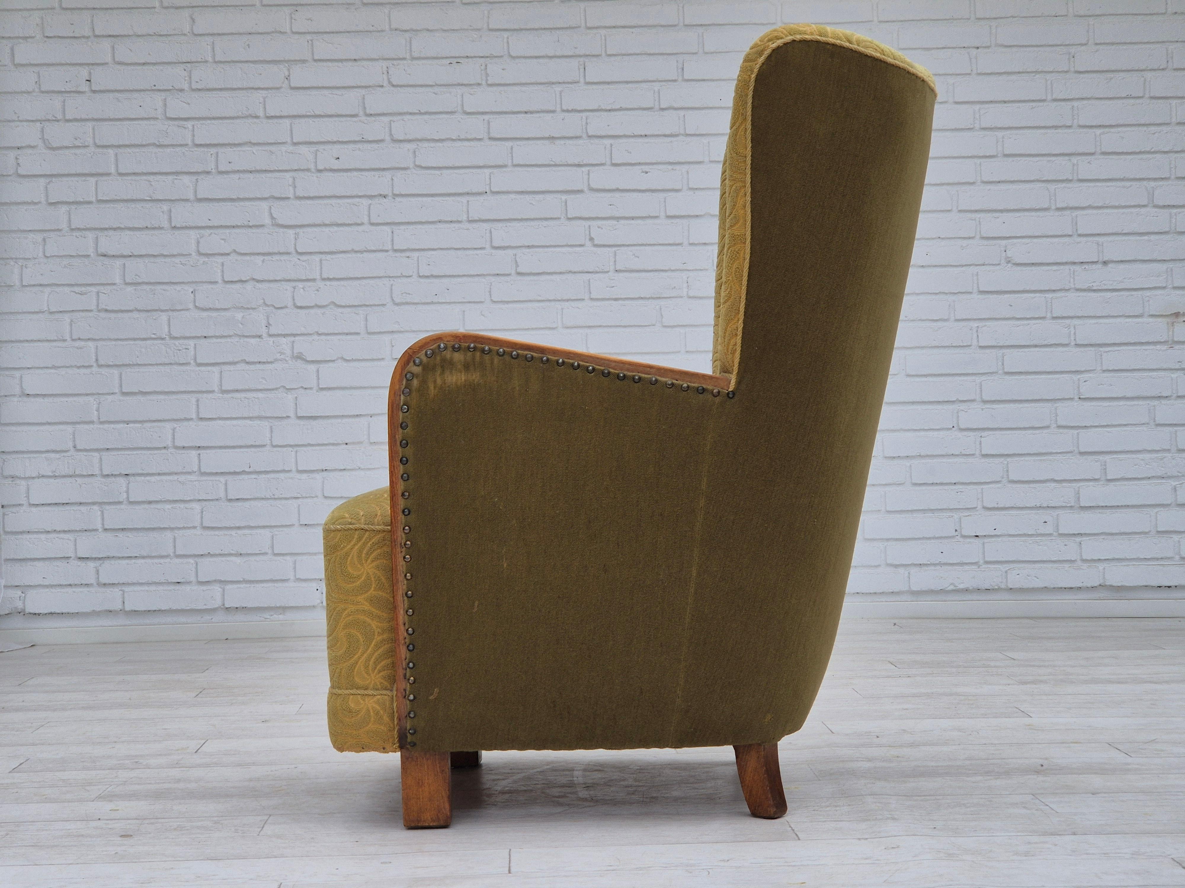 Danois Fauteuil danois à dossier haut des années 1960, état original, coton/laine. en vente