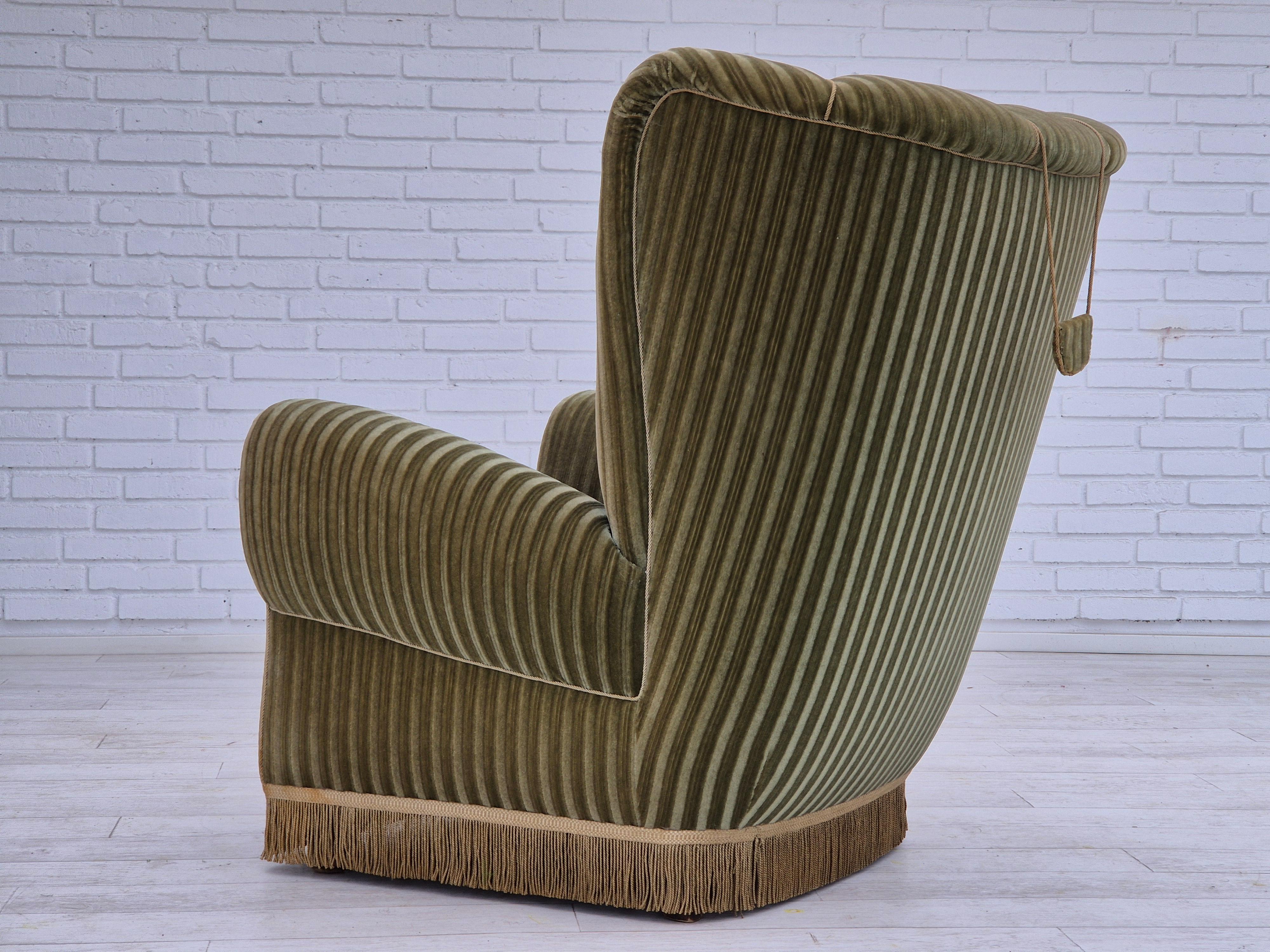 Fauteuil de relax danois à dossier haut des années 1960, état d'origine, velours de meuble en vente 3