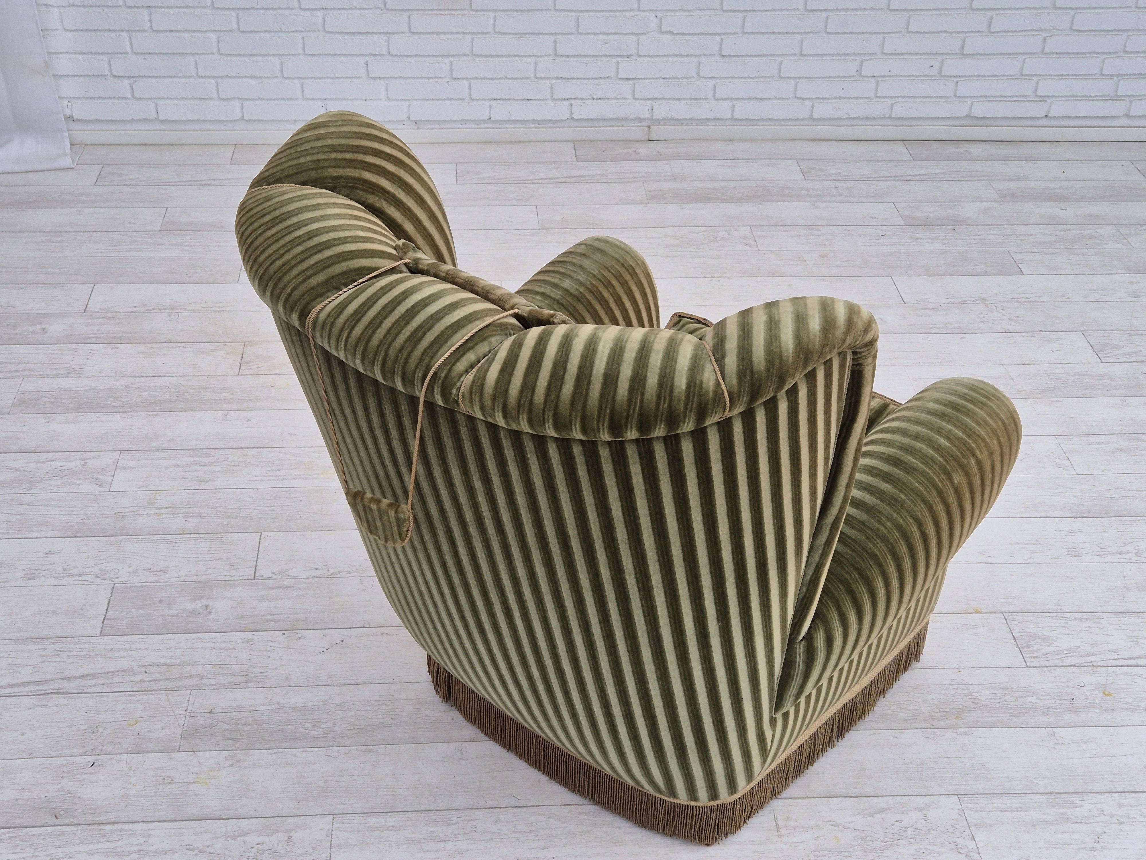 Fauteuil de relax danois à dossier haut des années 1960, état d'origine, velours de meuble en vente 1