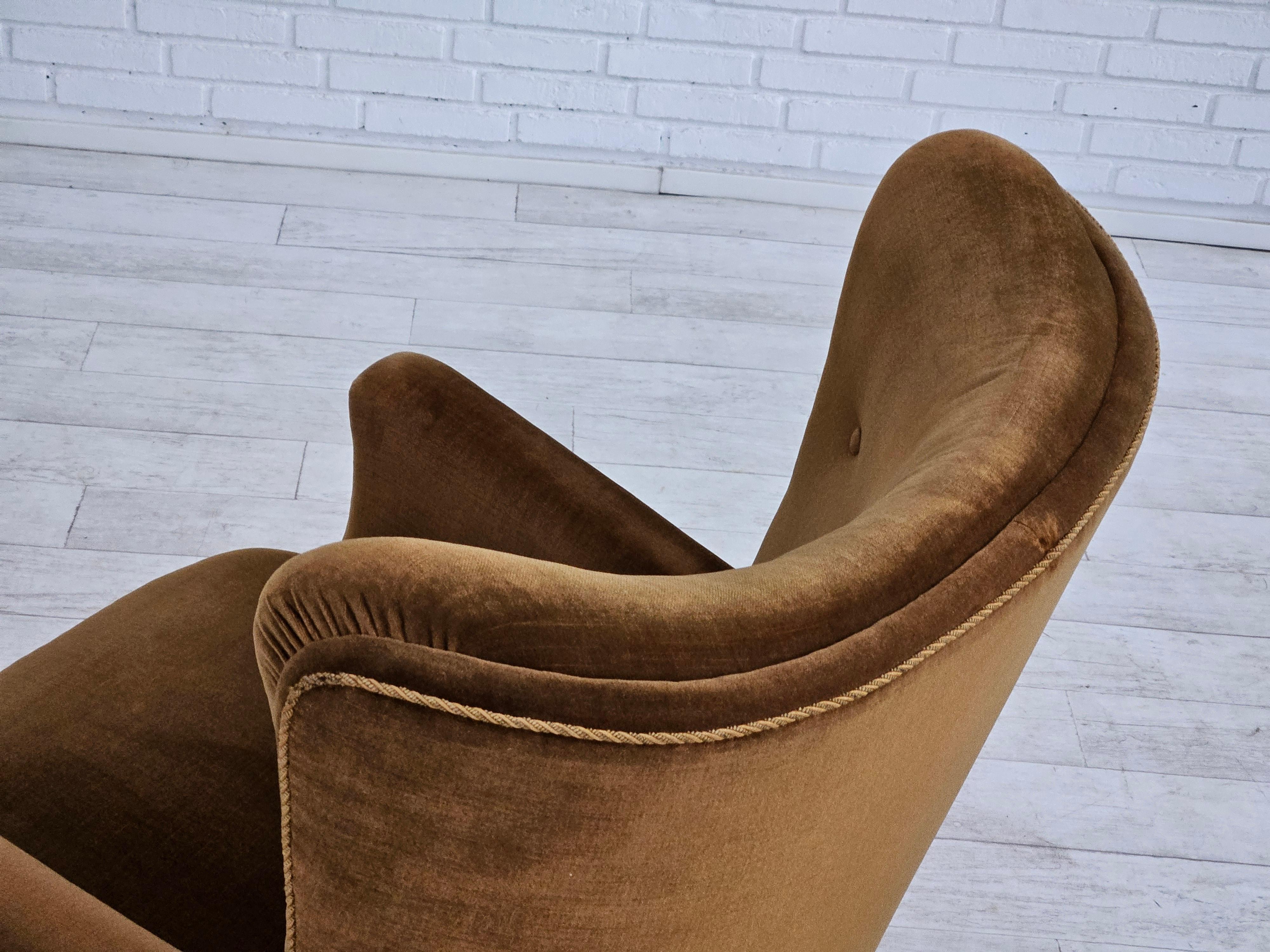 1960s, Danish highback relax chair, original upholstery, green velour. For Sale 7