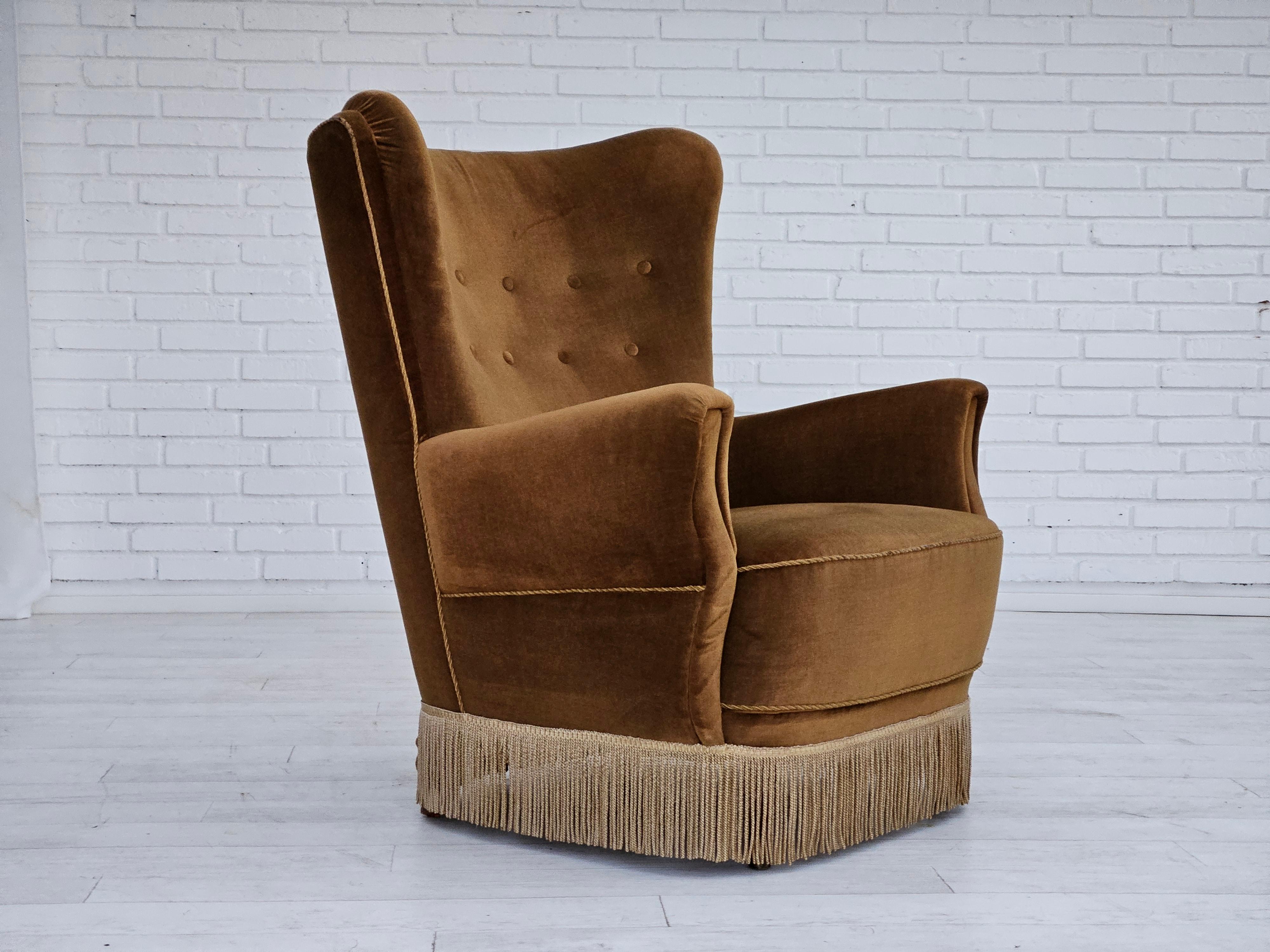 Scandinave moderne Années 1960, chaise de relax danoise à haut dossier, rembourrage d'origine, velours vert. en vente