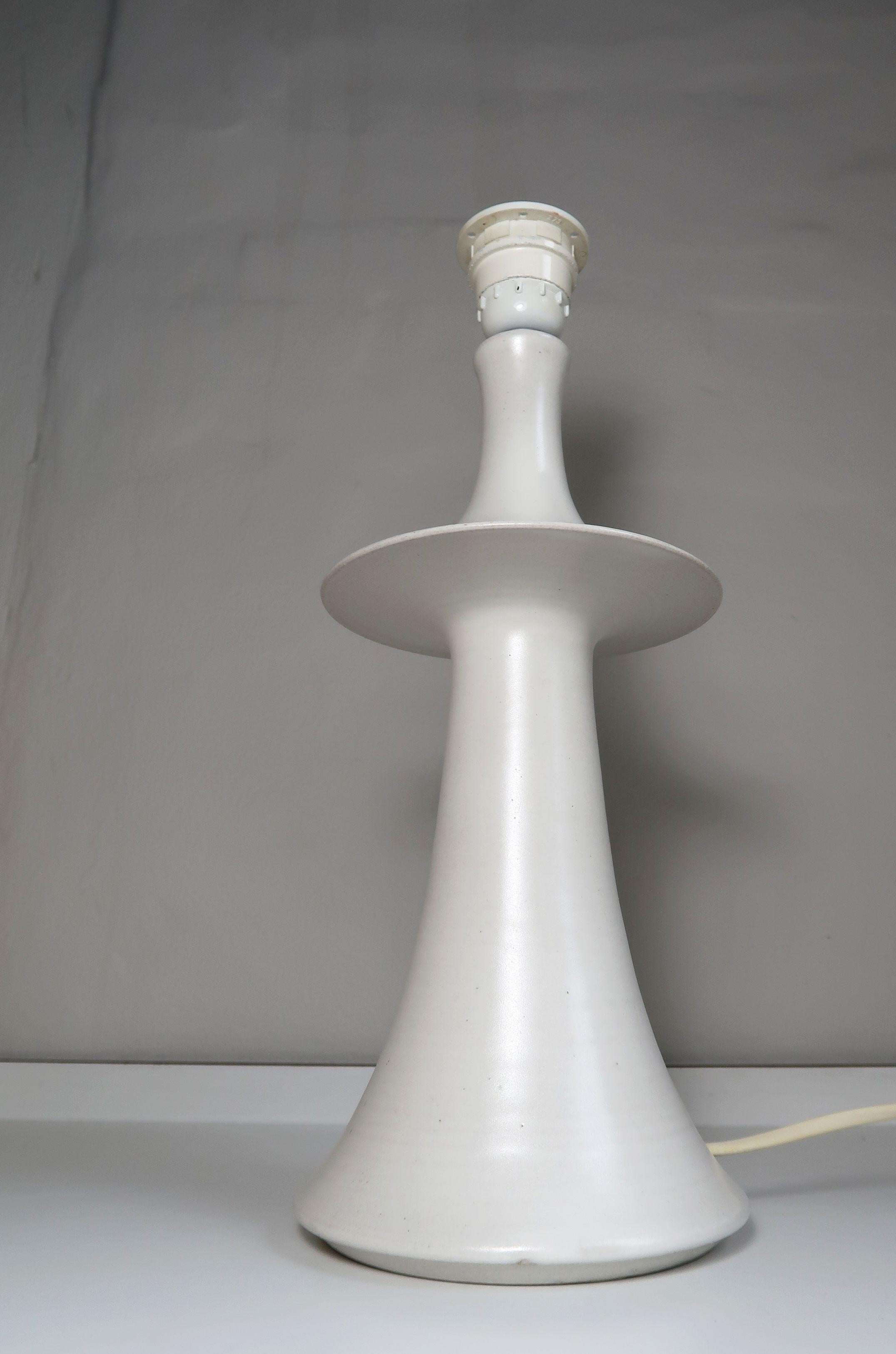20th Century Kähler 1960s Minimalist Matte White Ceramic Table Lamp For Sale