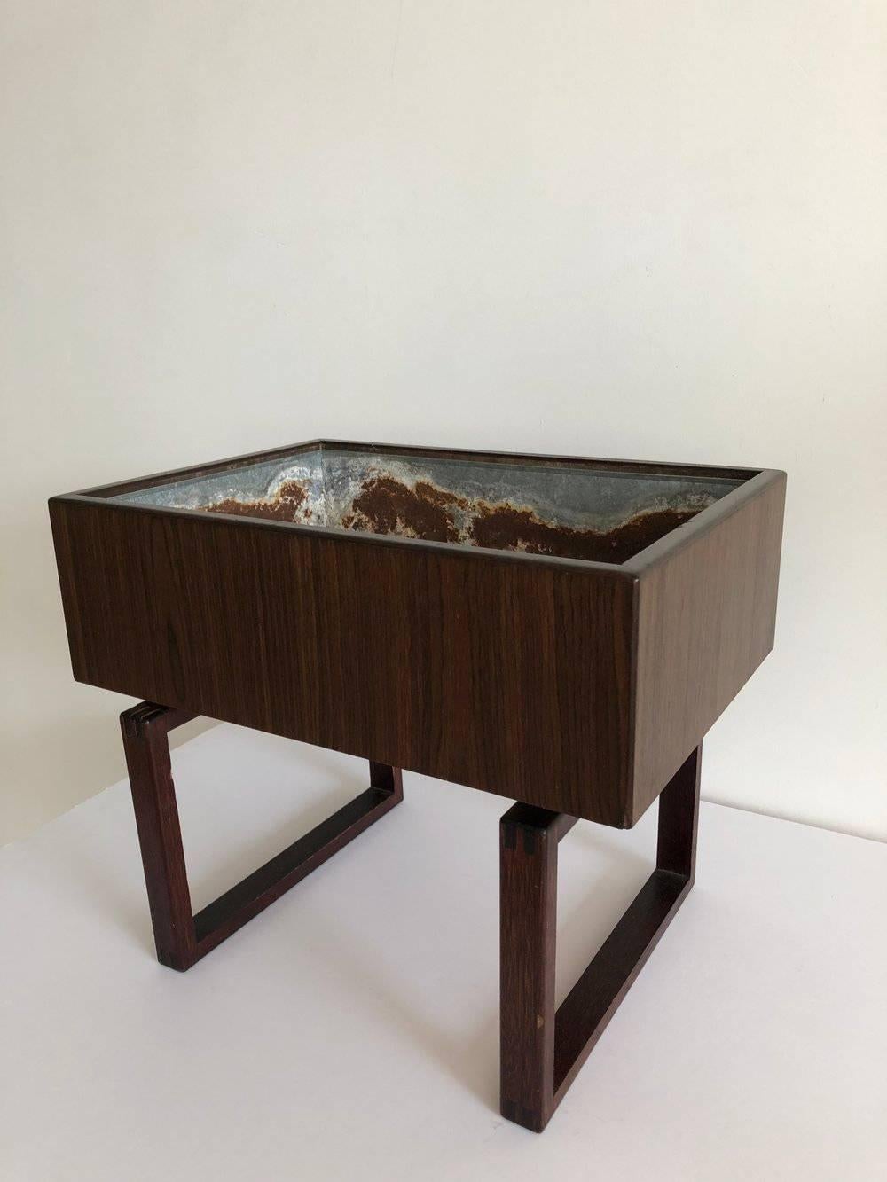 1960s Danish Kai Kristiansen for Salin Mobler Rosewood Planter In Excellent Condition For Sale In Brooklyn, NY