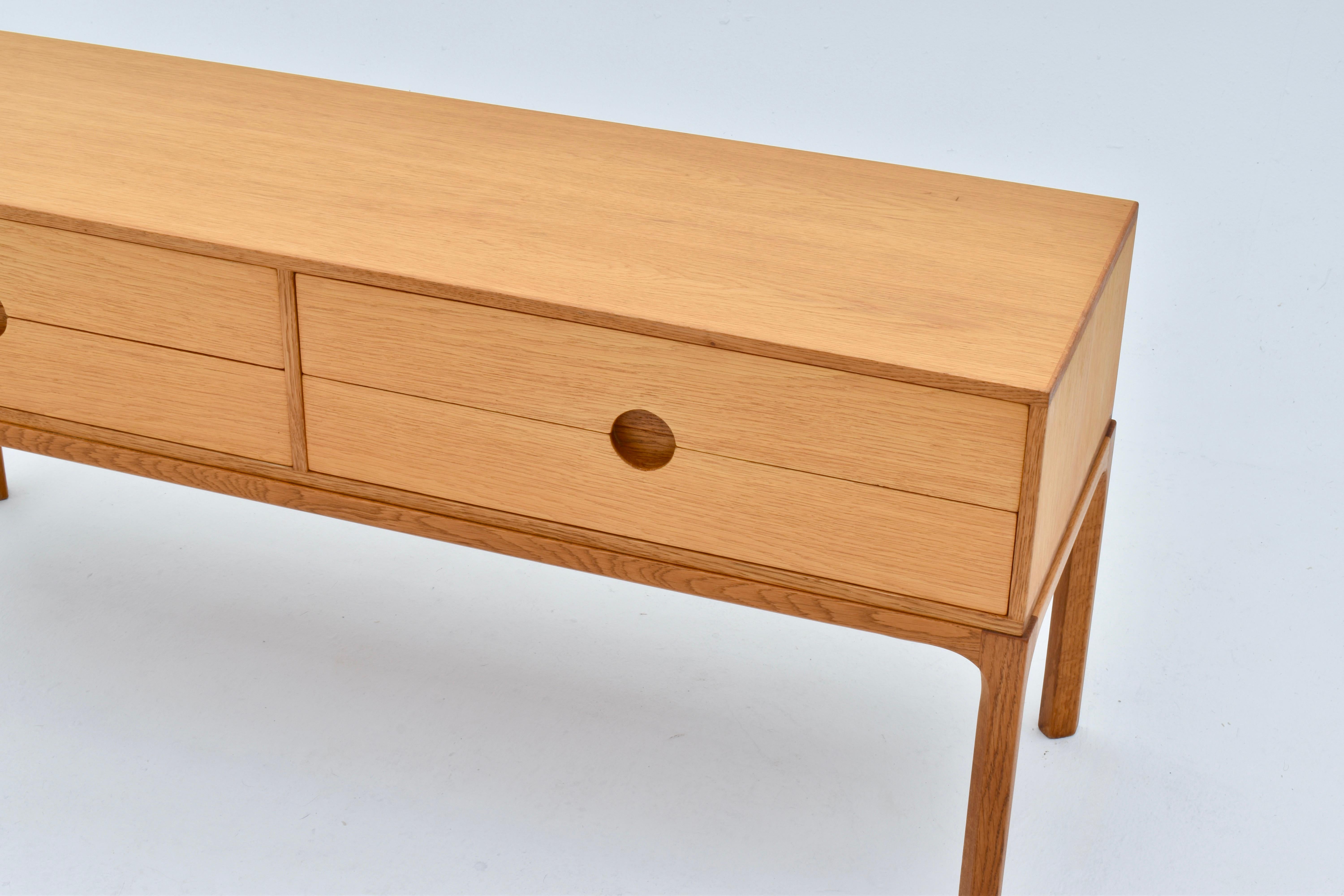 1960s Danish Kai Kristiansen Model 394 Oak Chest Of Drawers For Aksel Kjersgaard In Good Condition In Shepperton, Surrey