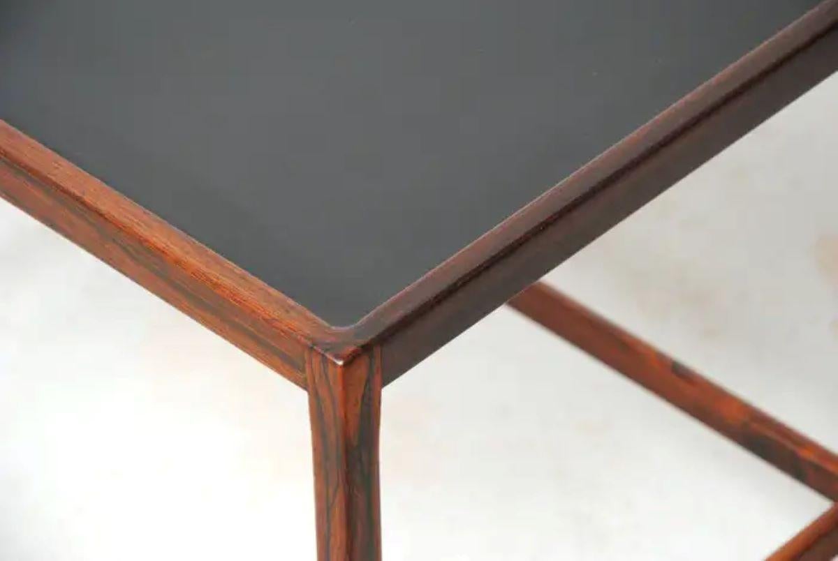 Vollständig restaurierter dänischer Kurt Ostervig-Beistelltisch aus Palisanderholz von Jason Mobler, 1960er Jahre (Formica) im Angebot