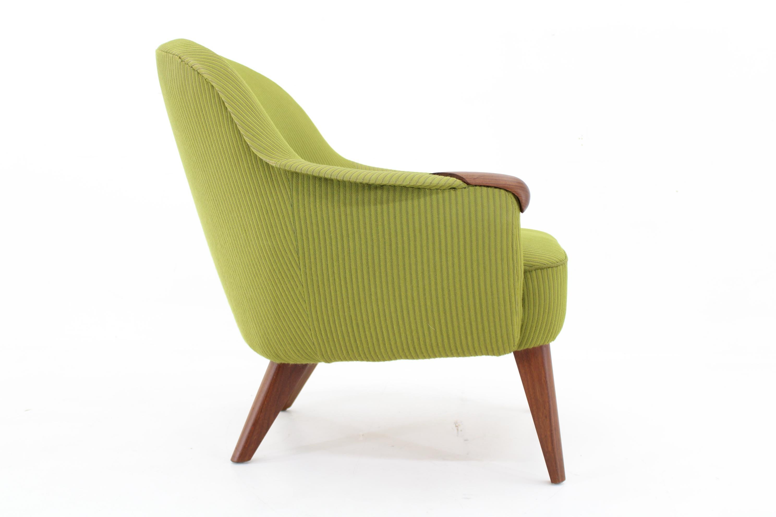 1960s Danish Lounge Chair In Good Condition For Sale In Praha, CZ