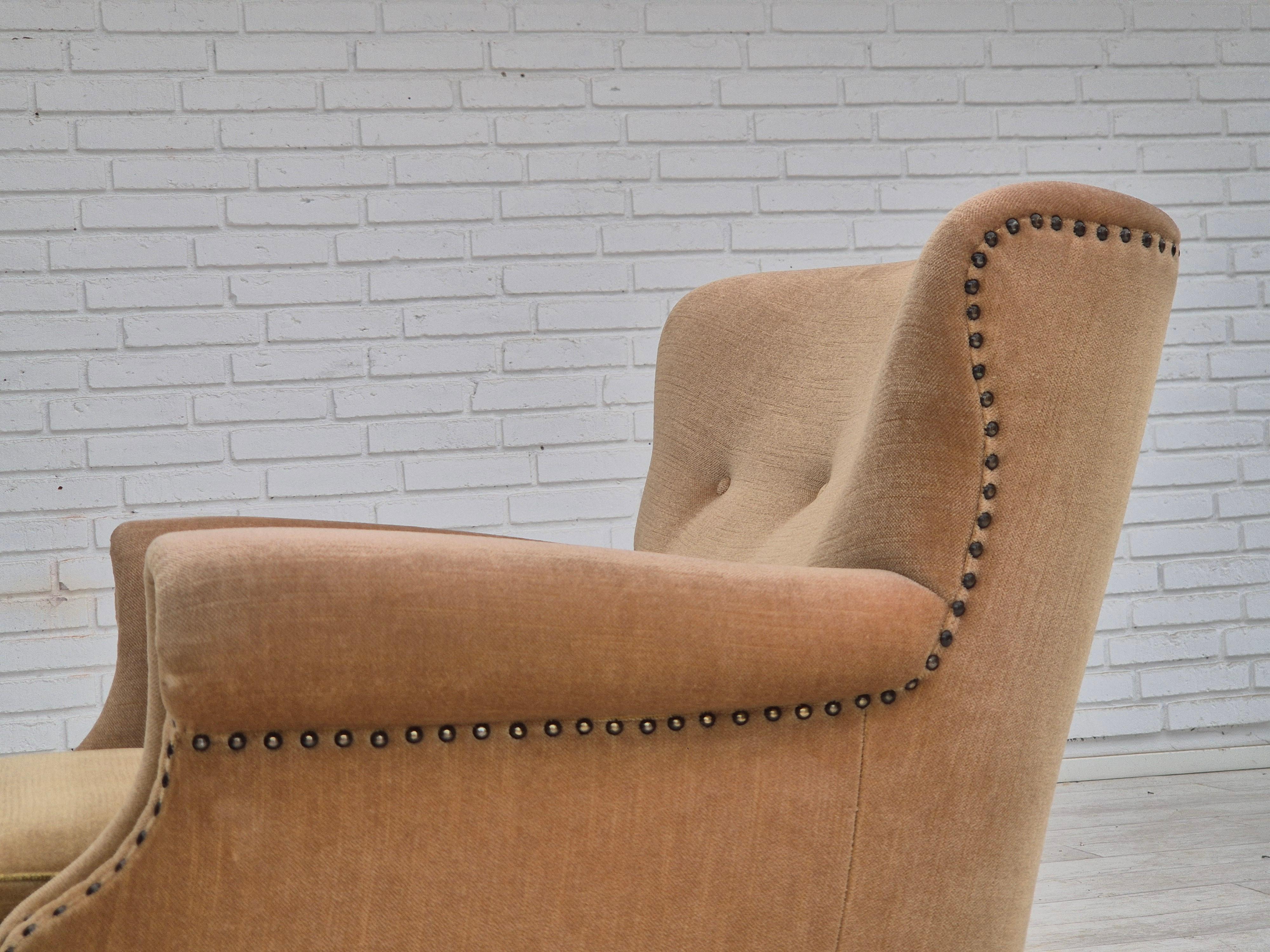 Fauteuil de salon danois des années 1960, velours de mobilier vert, état d'origine. en vente 12