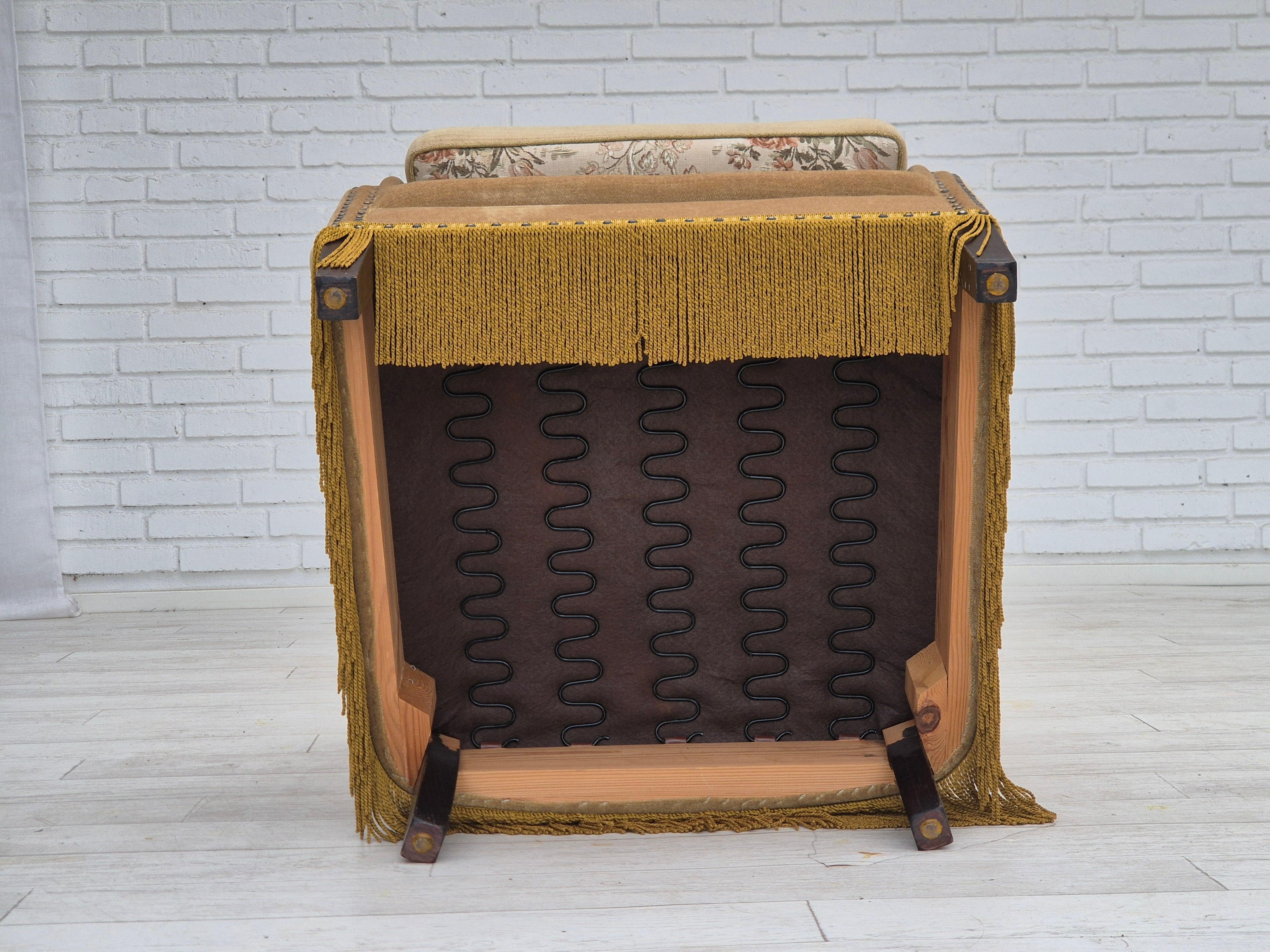 Fauteuil de salon danois des années 1960, velours de mobilier vert, état d'origine. en vente 13