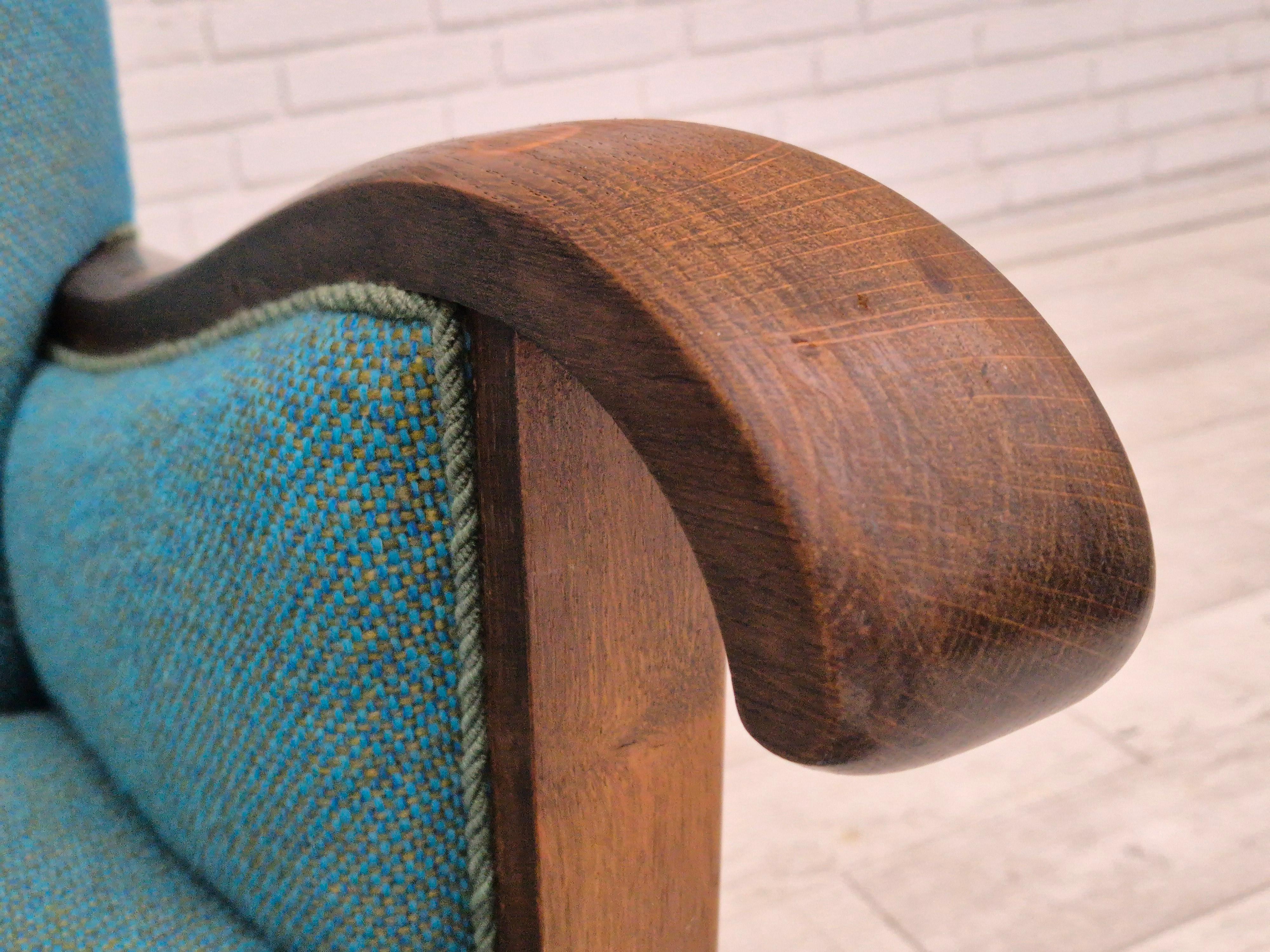 1960s, Danish lounge chair in very good condition, furniture wool, oak wood. 4