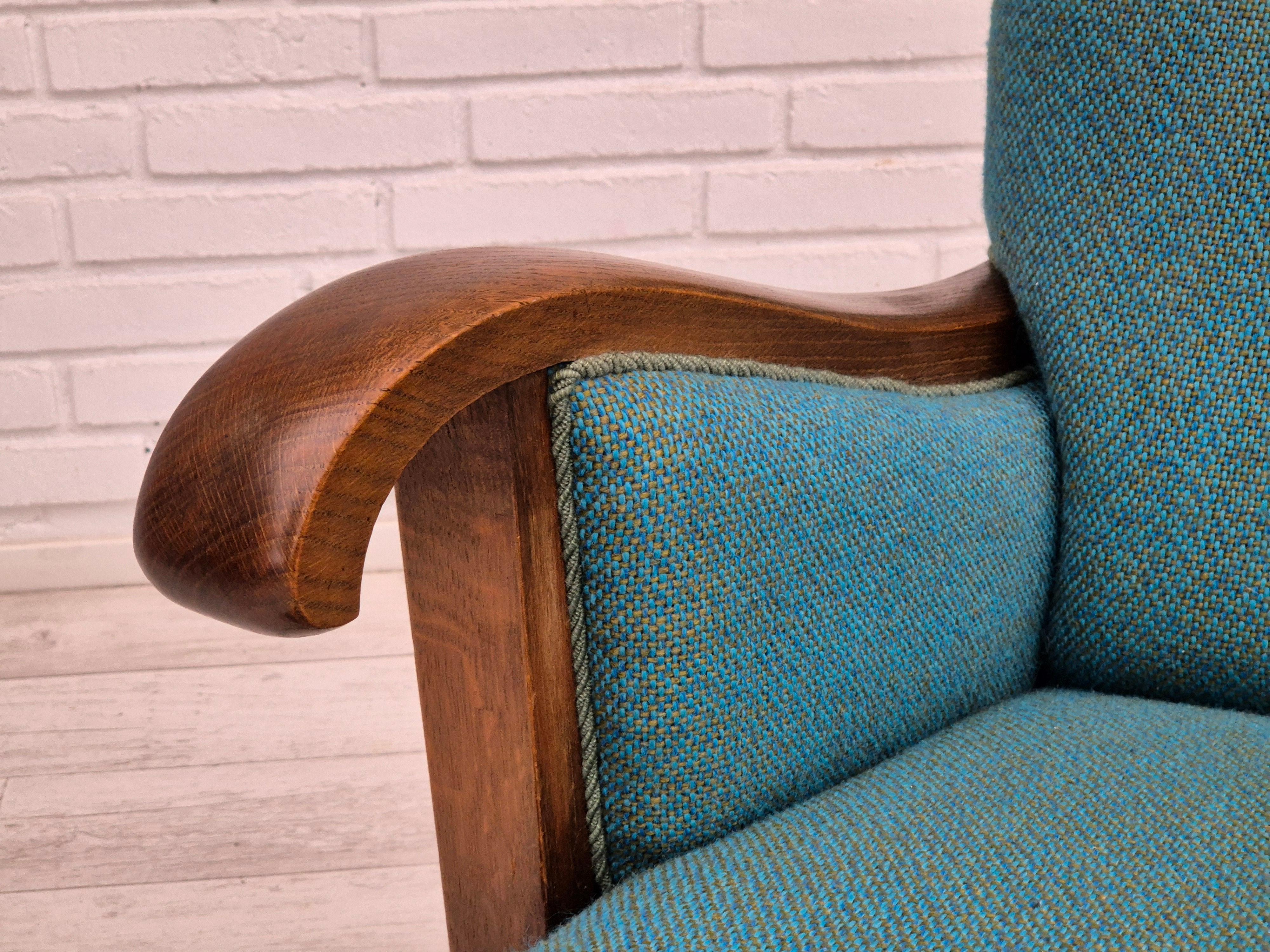 1960s, Danish lounge chair in very good condition, furniture wool, oak wood. 12