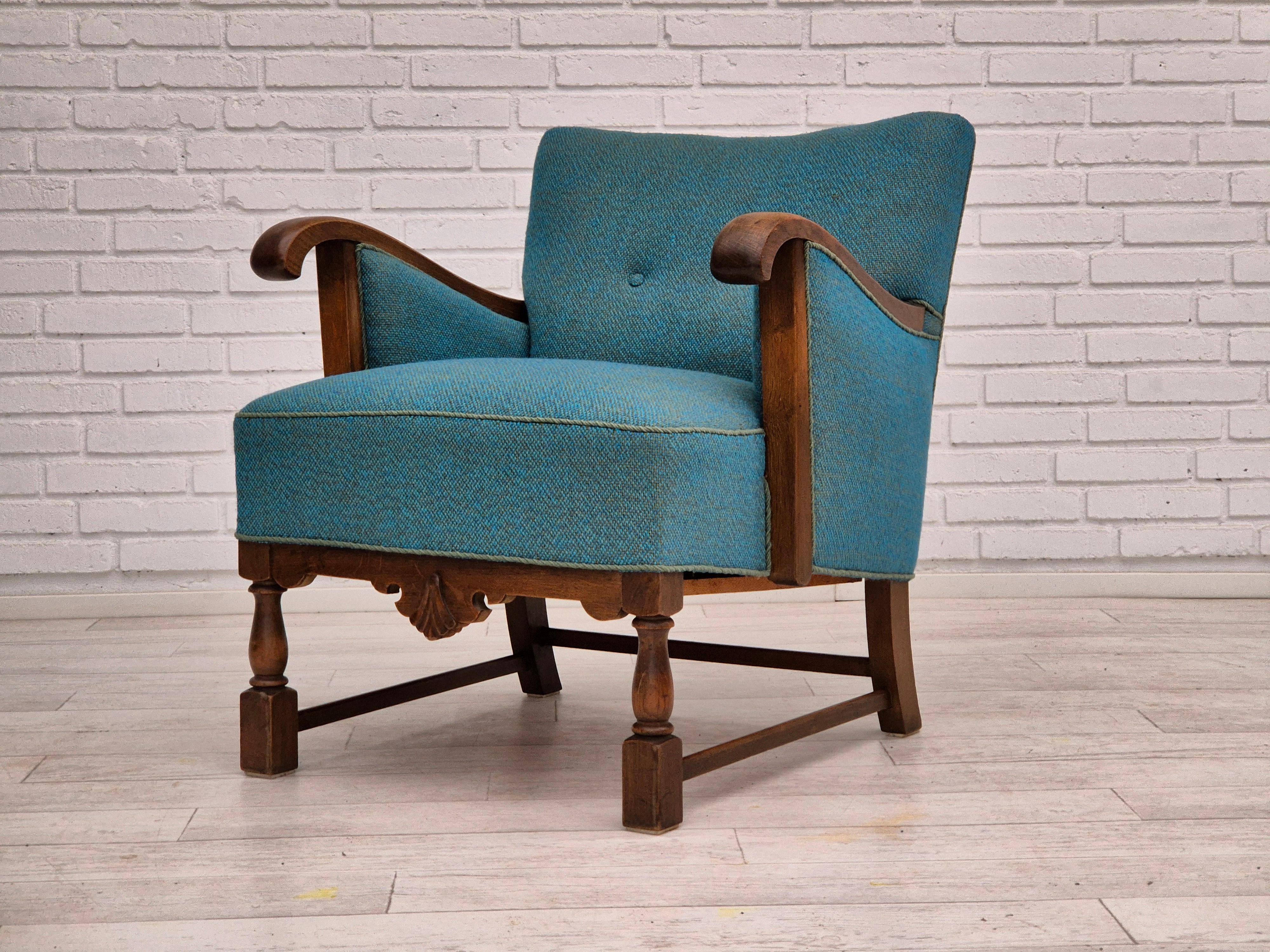 1960s, Danish lounge chair in very good condition, furniture wool, oak wood. 13