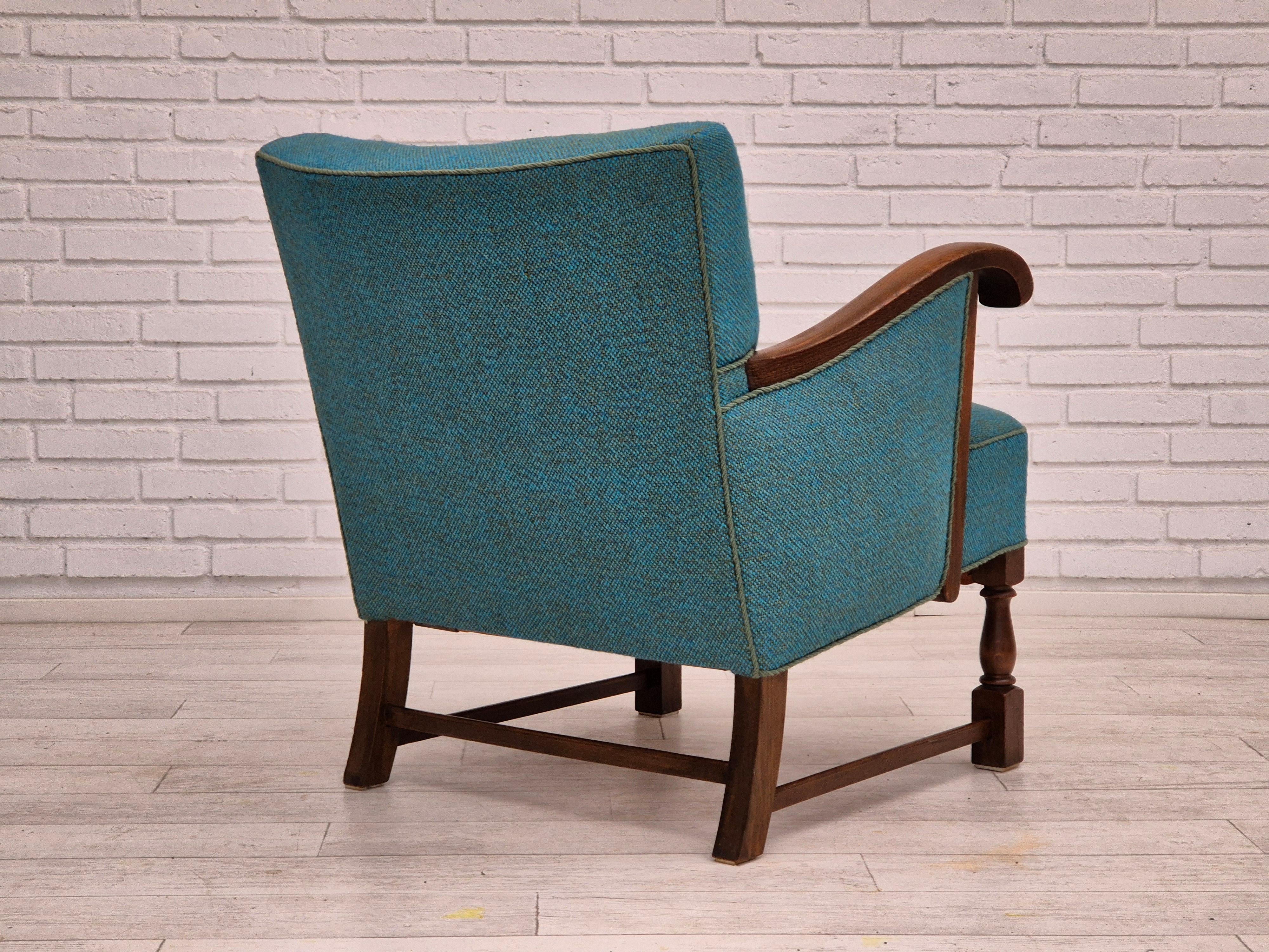 1960s, Danish lounge chair in very good condition, furniture wool, oak wood. 1