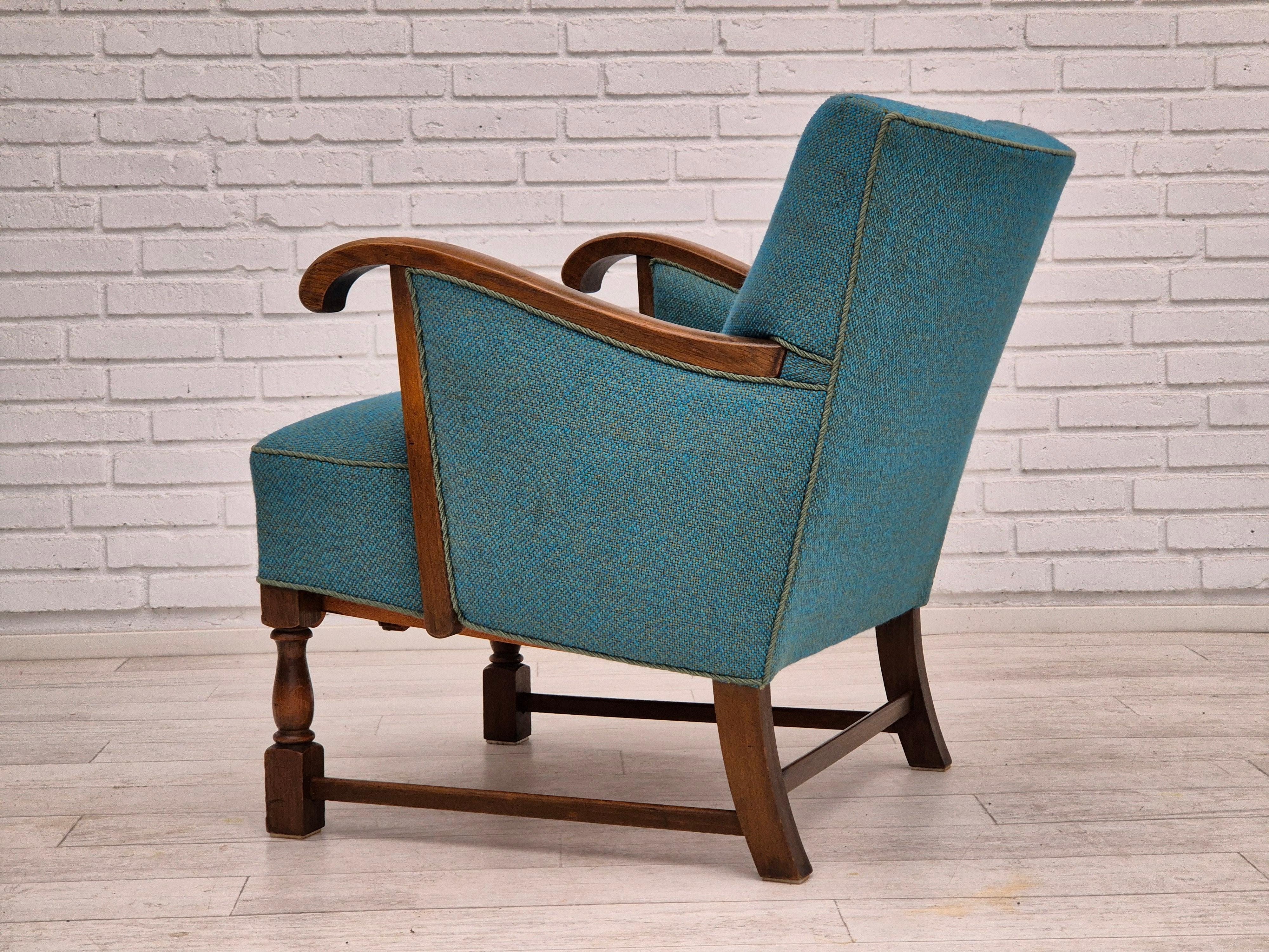 1960s, Danish lounge chair in very good condition, furniture wool, oak wood. 2