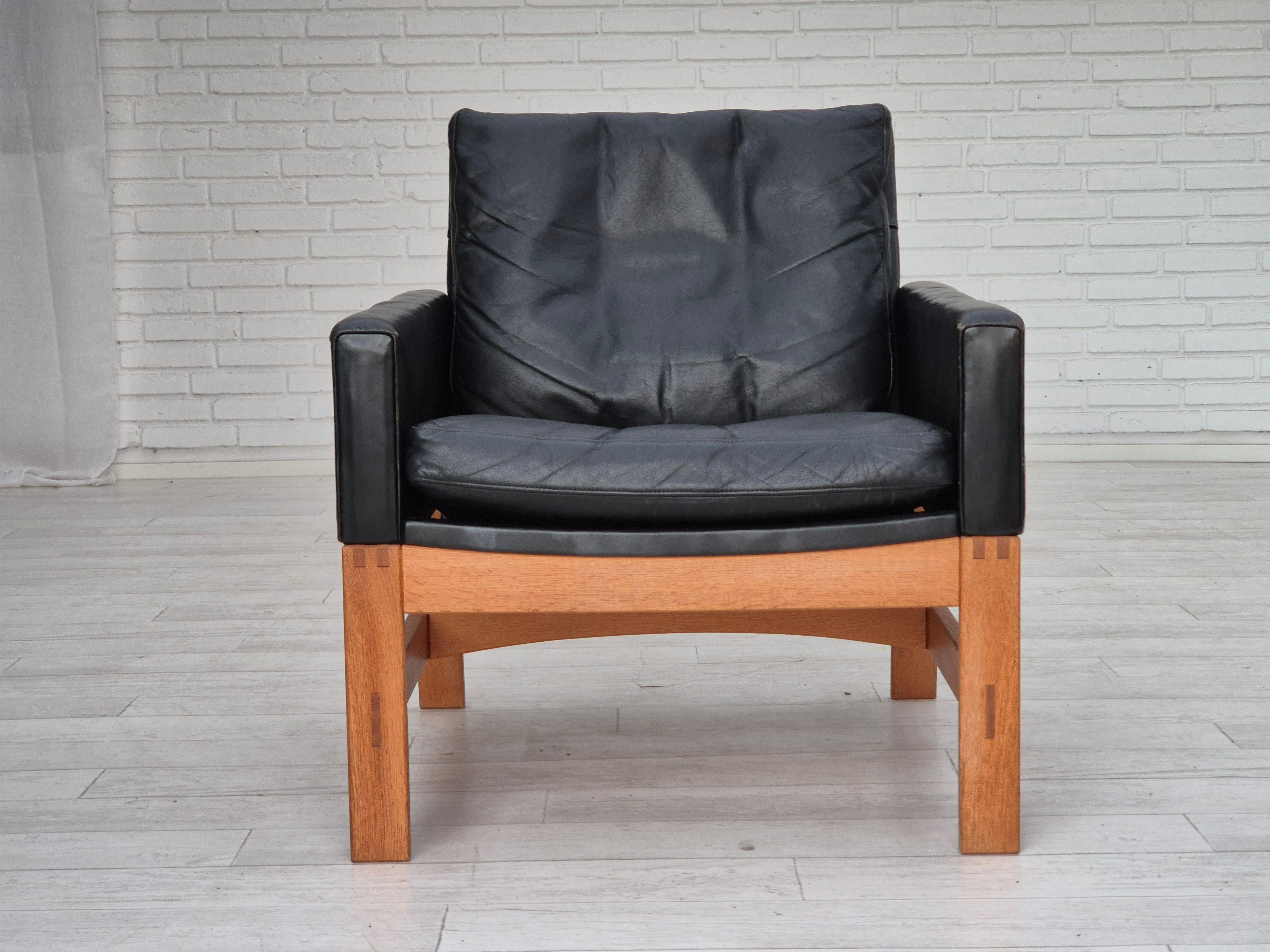 1960er Jahre, Dänischer Sessel, Originalzustand, Möbel Leder, Eichenholz. (Skandinavische Moderne) im Angebot