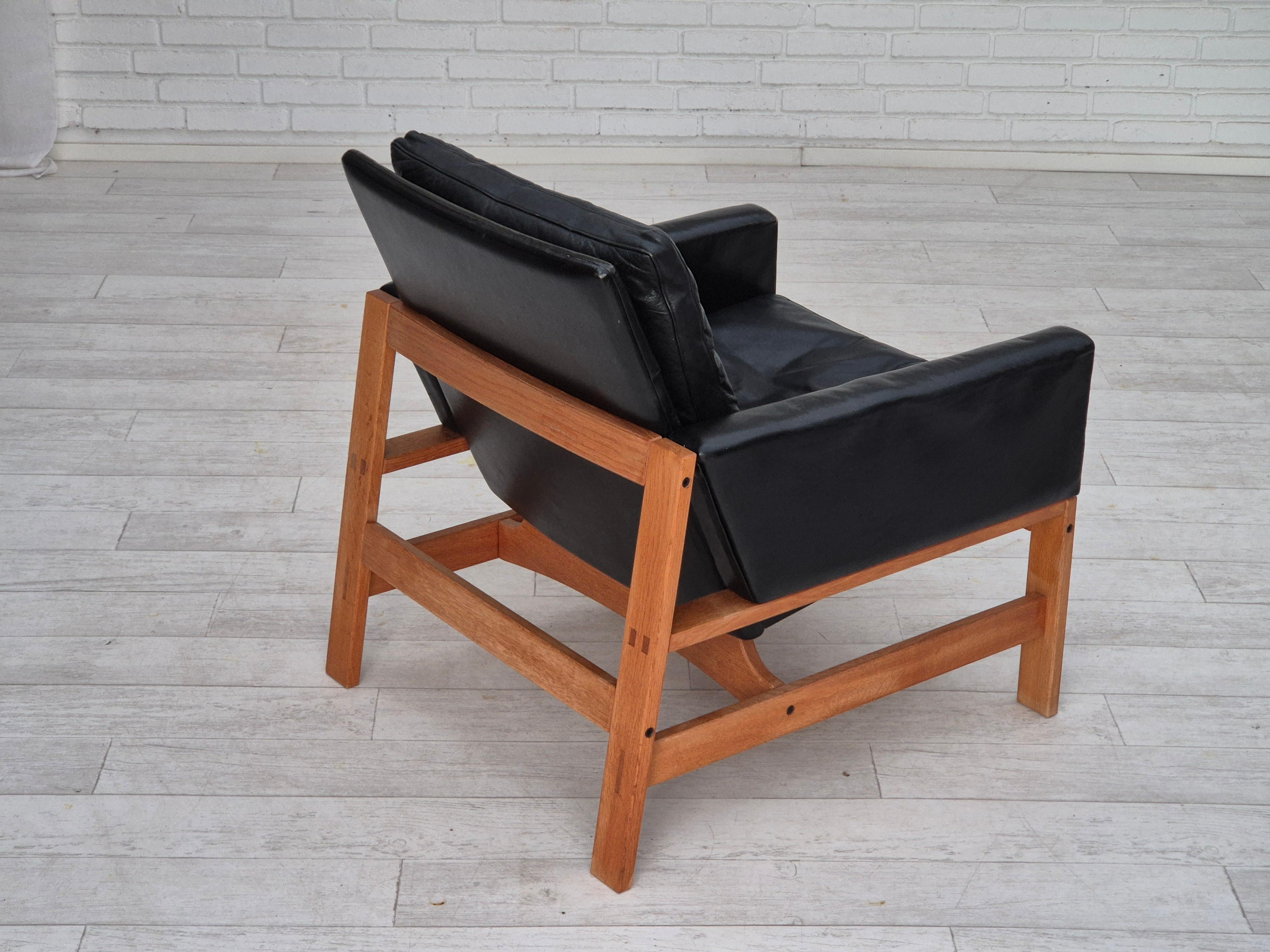 1960er Jahre, Dänischer Sessel, Originalzustand, Möbel Leder, Eichenholz. im Angebot 1