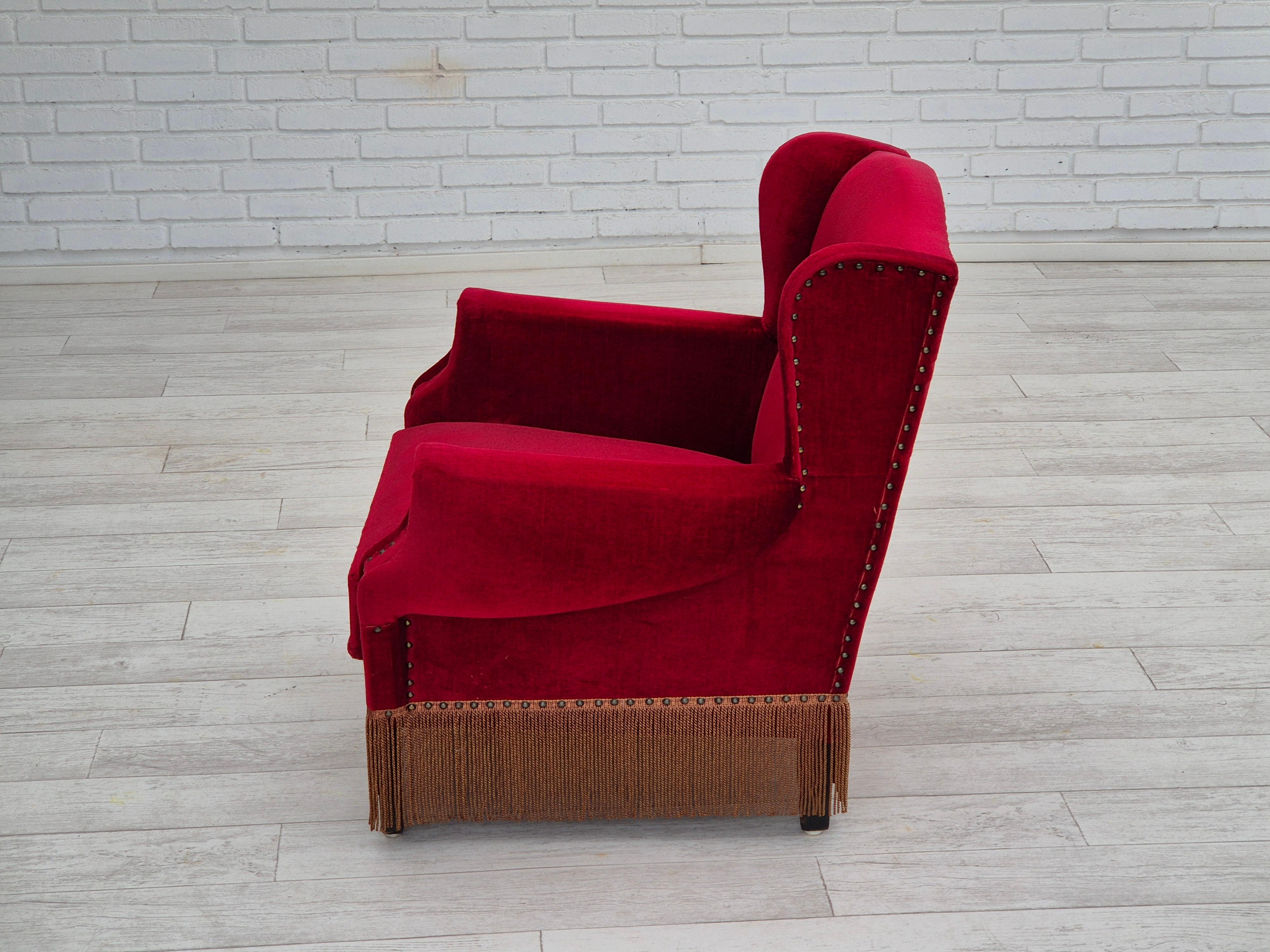 1960s, Danish lounge chair, original, furniture velour, oak wood legs. For Sale 3