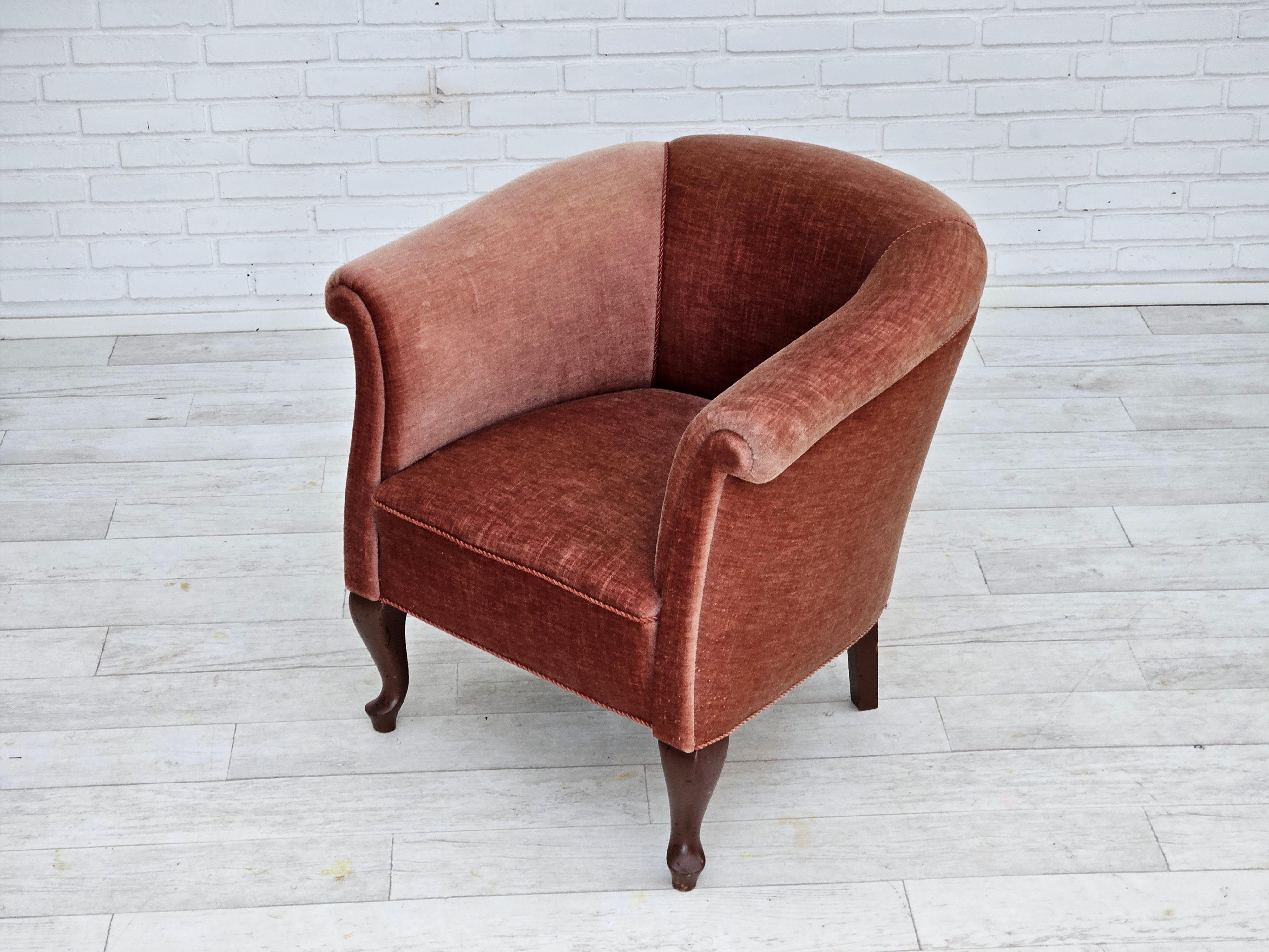 1960s, Danish lounge chair, salmon pink furniture velour, ash wood legs. For Sale 4