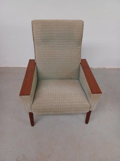 Sedia da salotto danese di metà secolo del 1960 con braccioli in teak