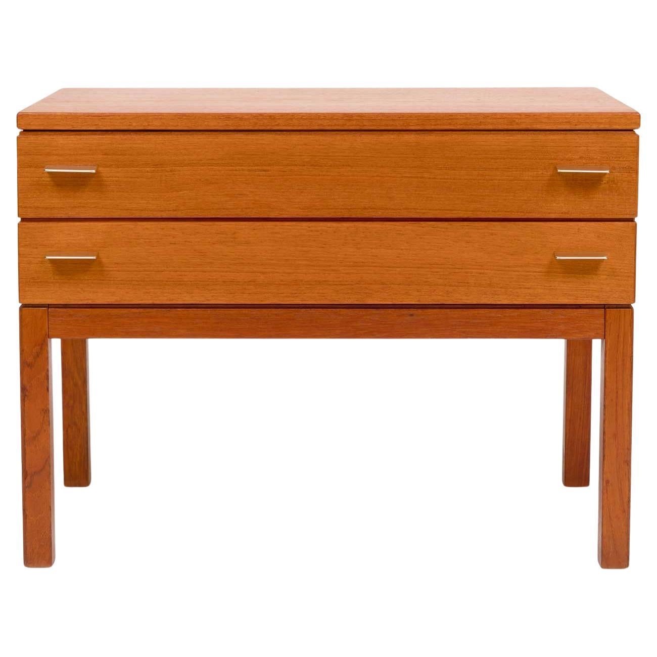 1960er Jahre Dänischer Mid-Century Nachttisch / Beistelltisch