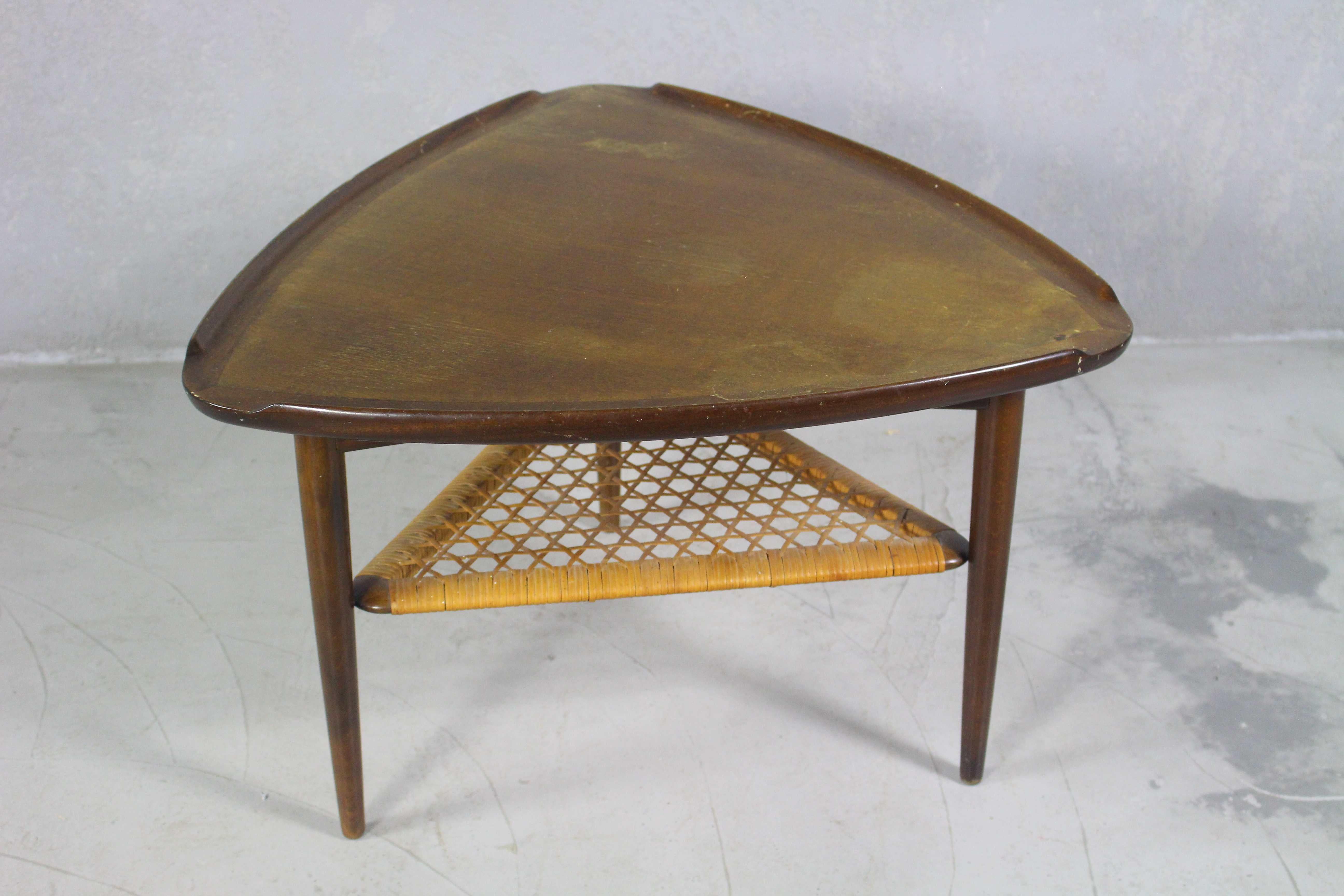 Mid-Century Modern 1960s Poul Jensen for Selig Walnut and Woven Cane Guitar Pick Tables For Sale