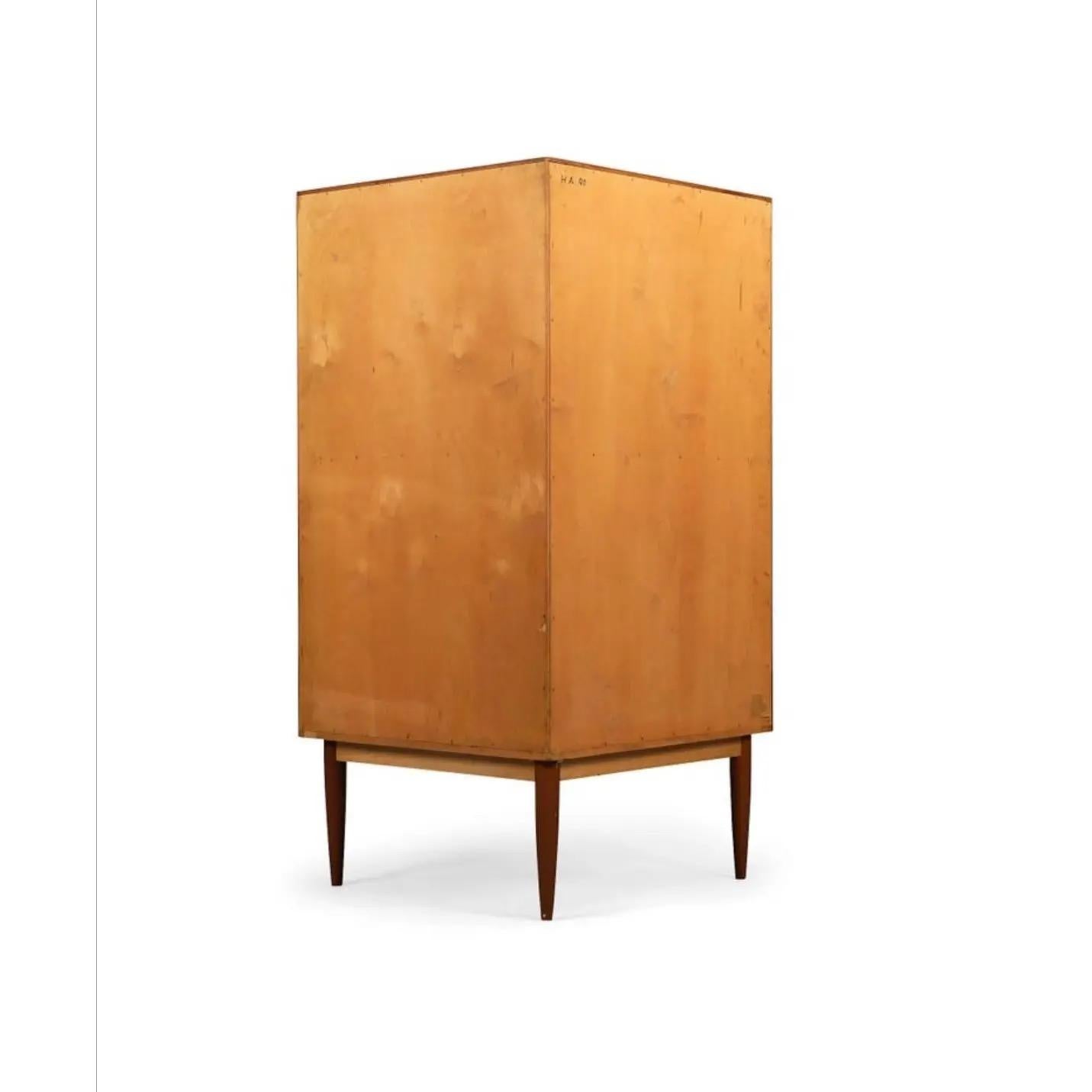 Sconosciuto Armadio angolare danese del 1960 in teak del Medioevo in vendita