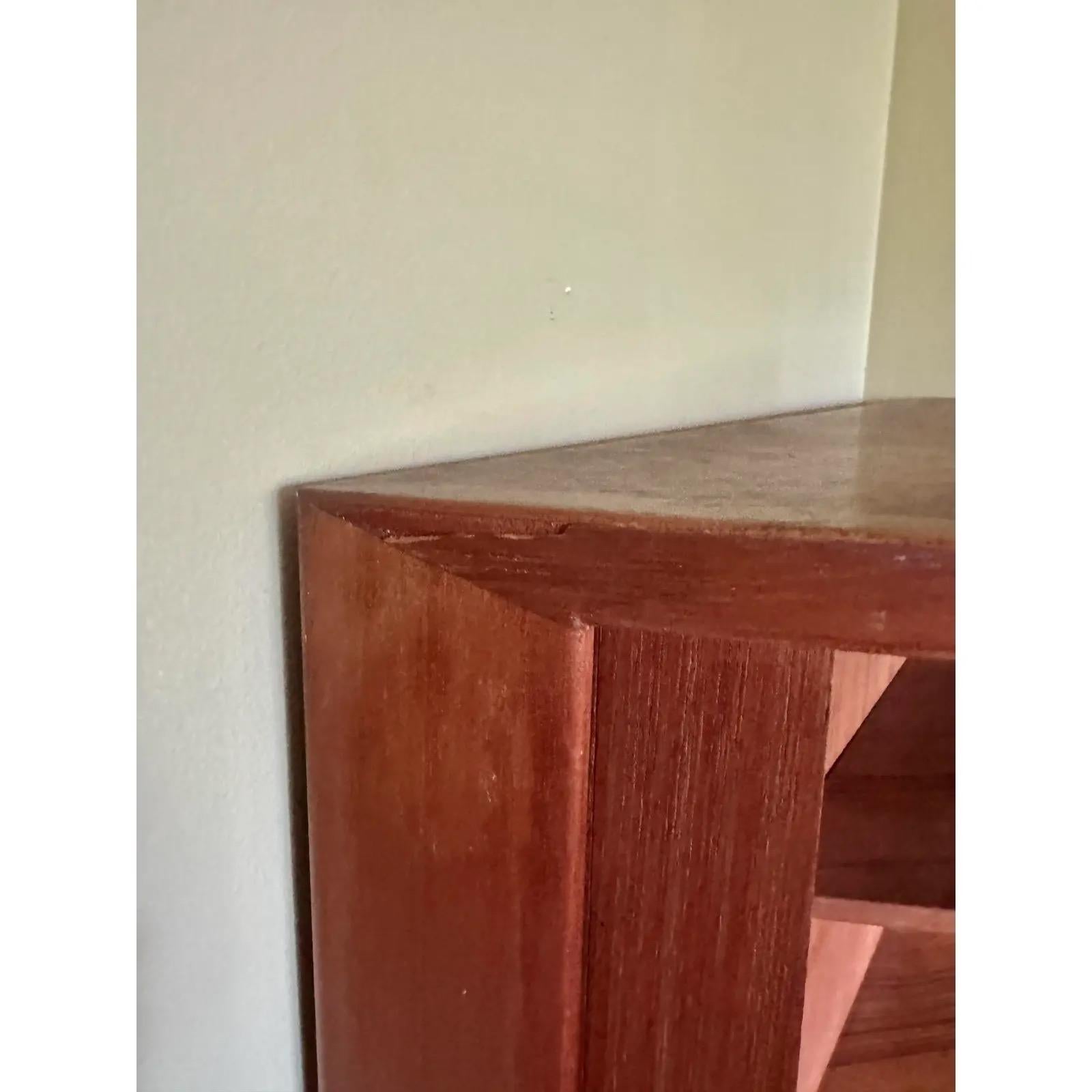 Armadio angolare danese del 1960 in teak del Medioevo in vendita 1