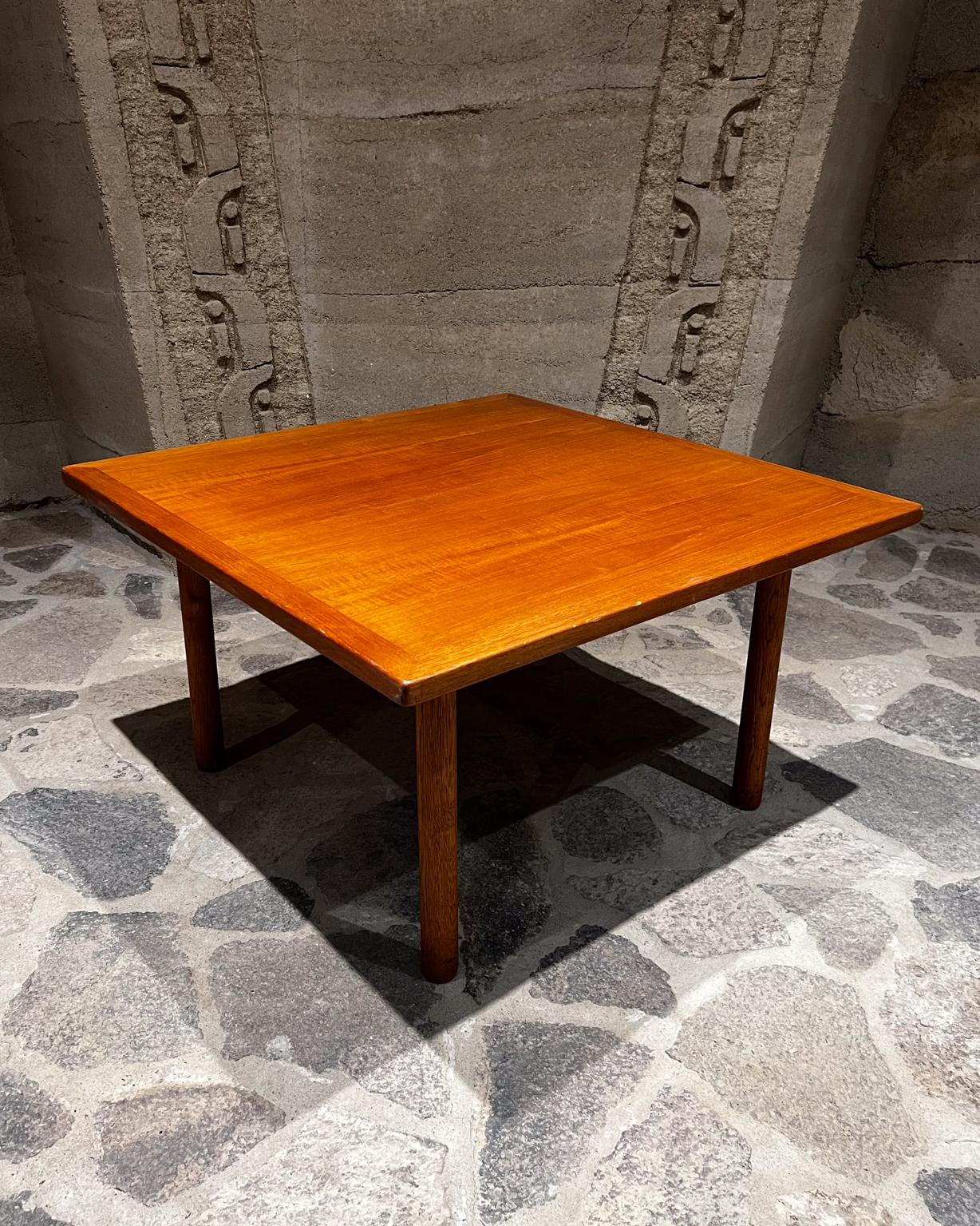 Danois 1960s Scandinavian Modern Coffee Table Denmark en vente