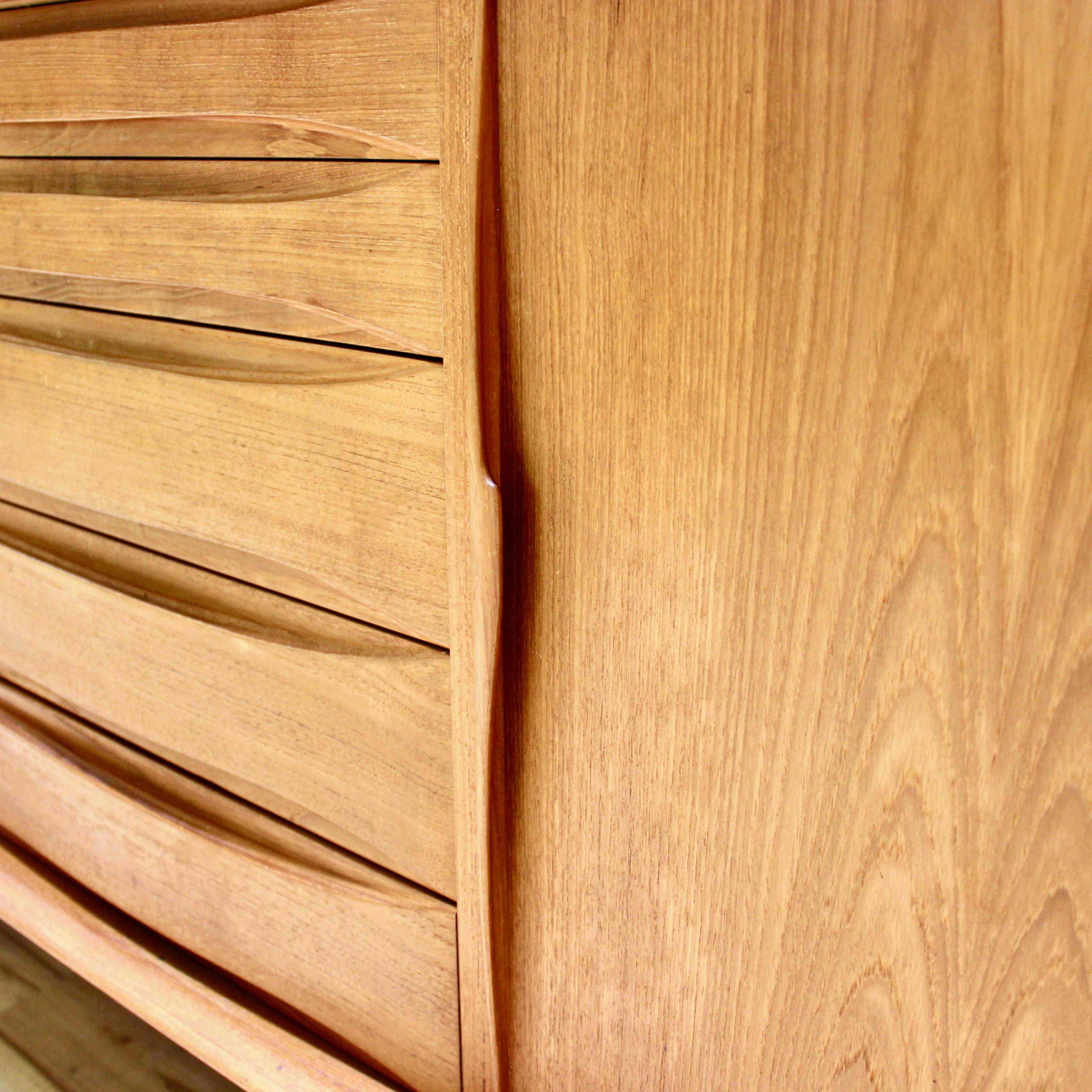 1960er Jahre Dänische Moderne Große Teakholz-Credenza von Dyrlund 8