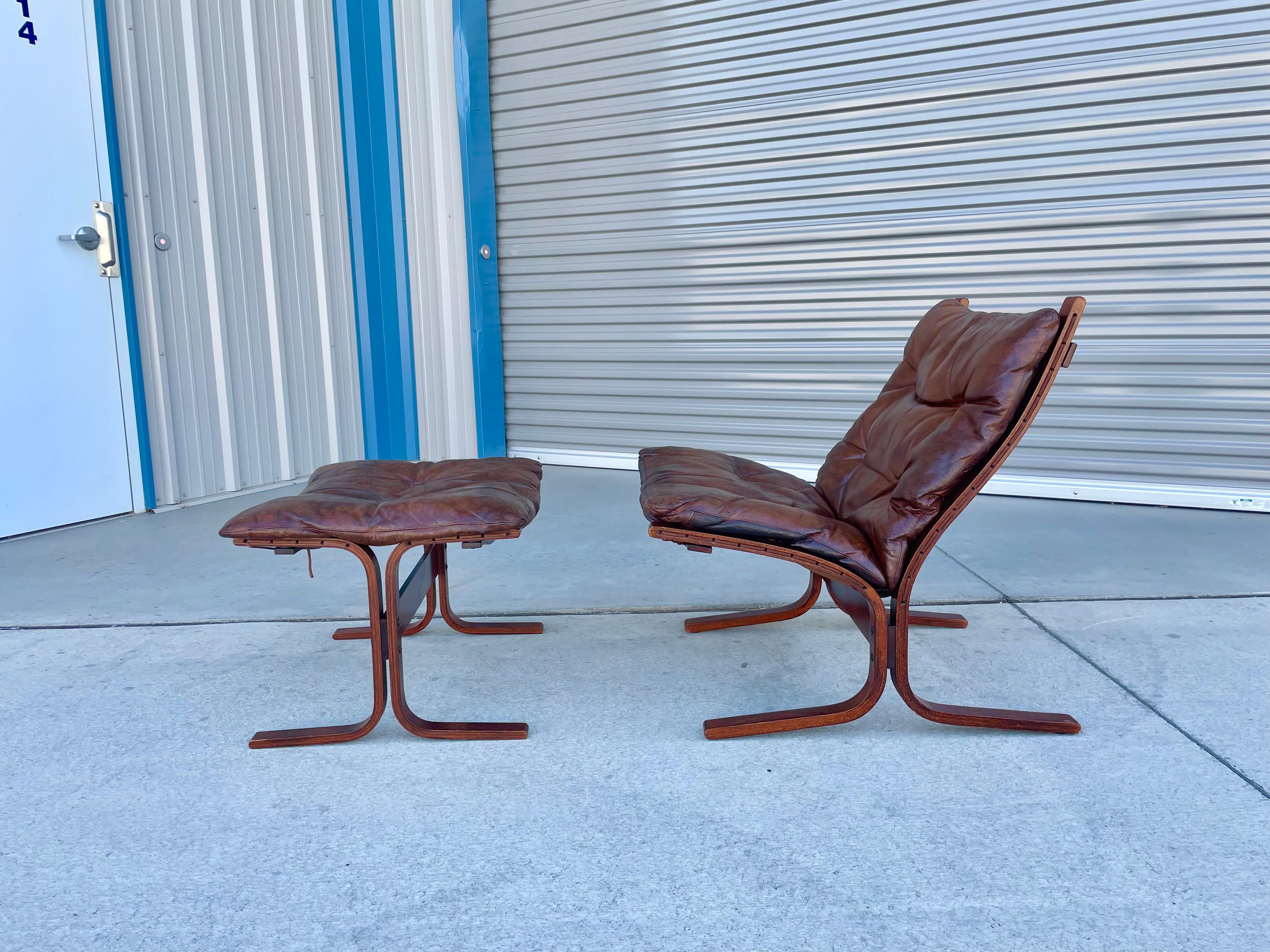 1960s Danish Modern Lounge Chair & Ottoman by Westnofa In Good Condition For Sale In North Hollywood, CA