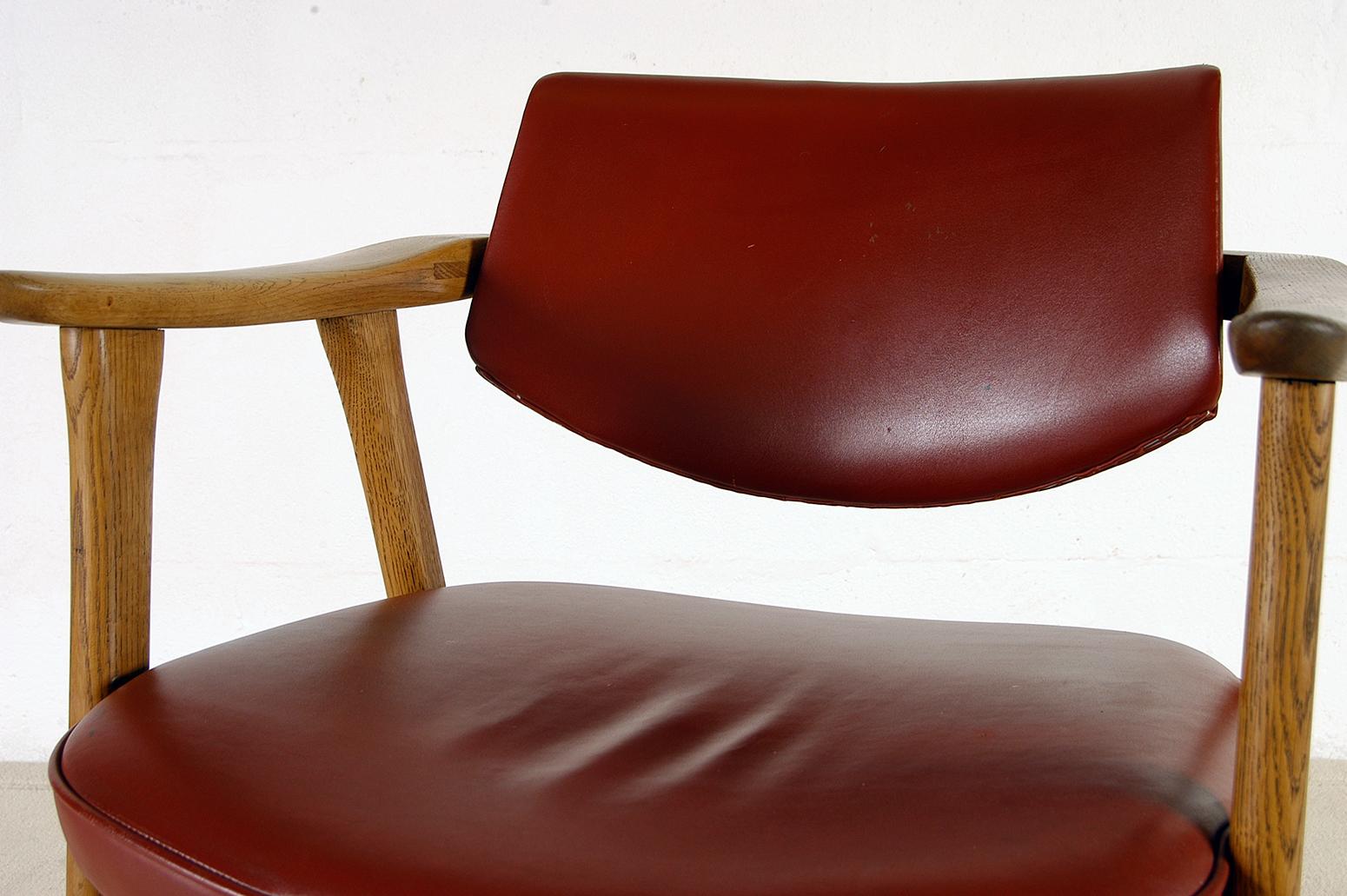 1960s Danish Modern Oak Leather Armchair by Erik Kirkegaard for Høng Stolefabrik 7