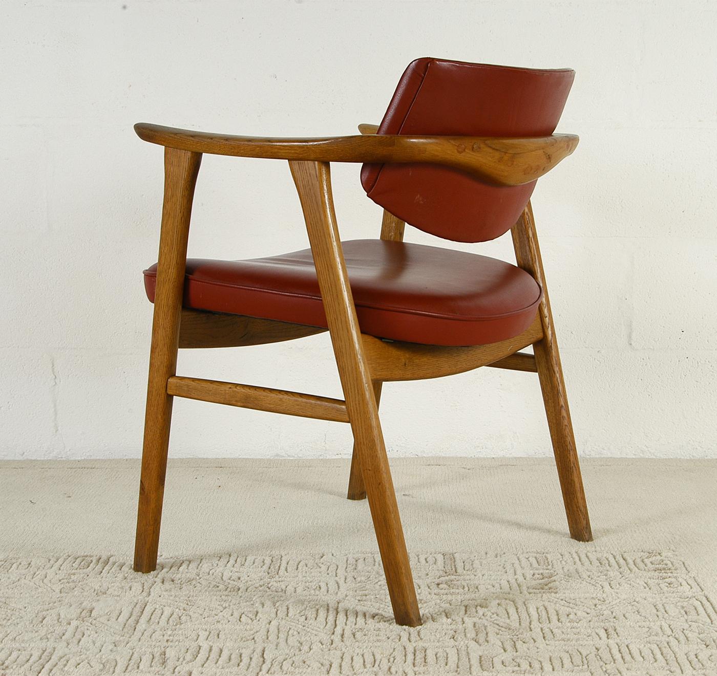 20th Century 1960s Danish Modern Oak Leather Armchair by Erik Kirkegaard for Høng Stolefabrik