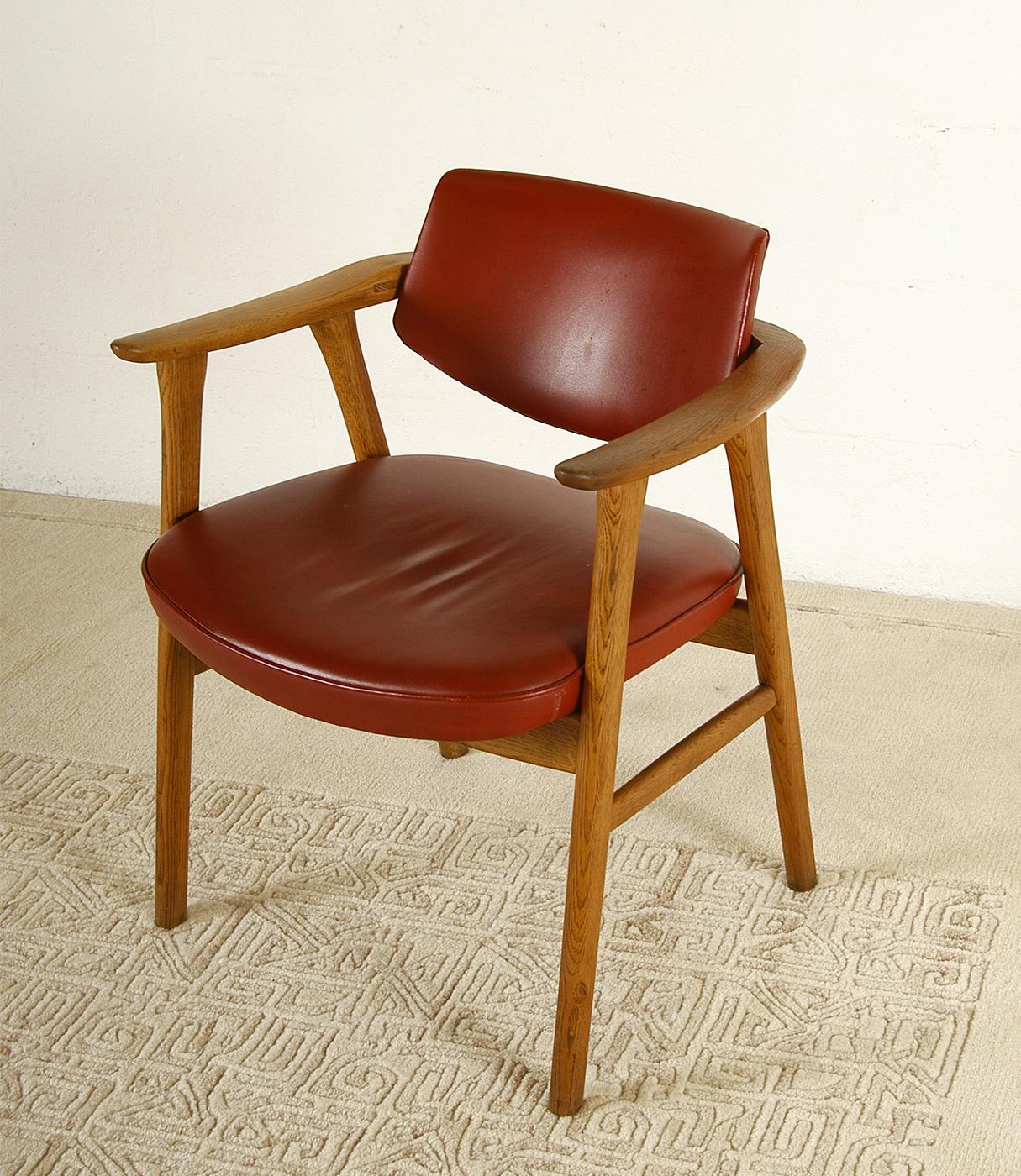 1960s Danish Modern Oak Leather Armchair by Erik Kirkegaard for Høng Stolefabrik 1
