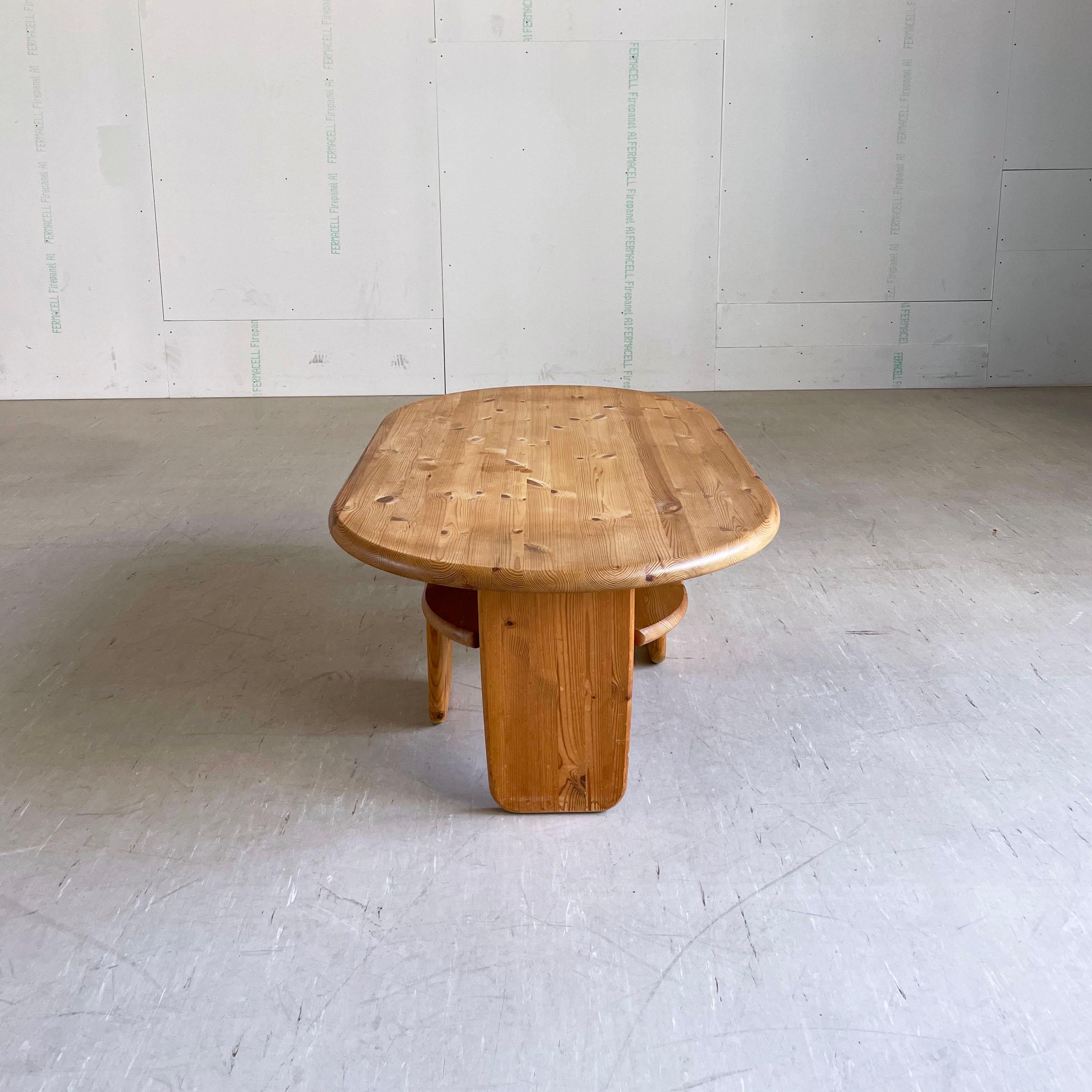 1960's Danish Modern Solid Pine Oval Coffee Table in Rainer Daumiller Style For Sale 2